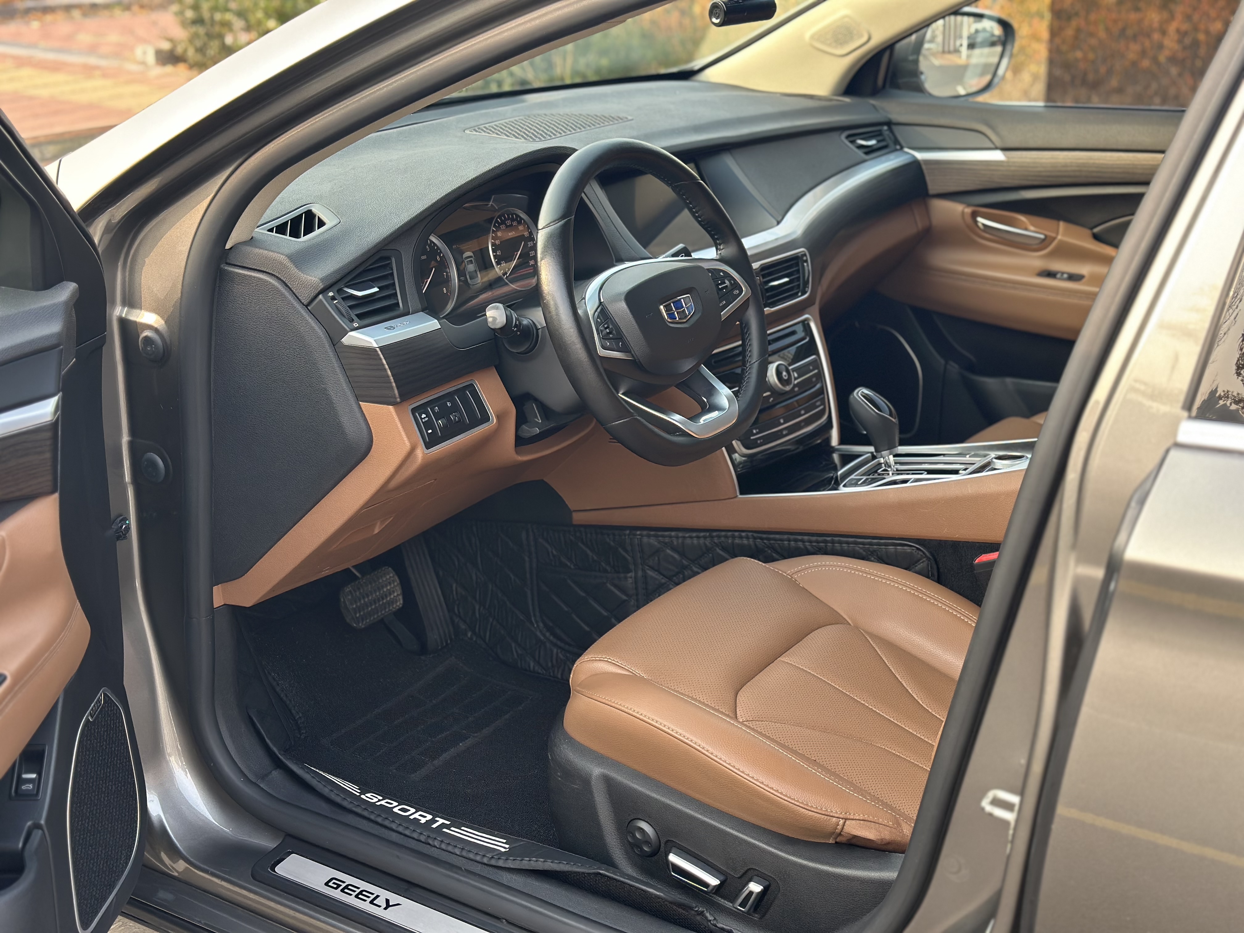 GEELY Ulion 2017 immagine di auto #5