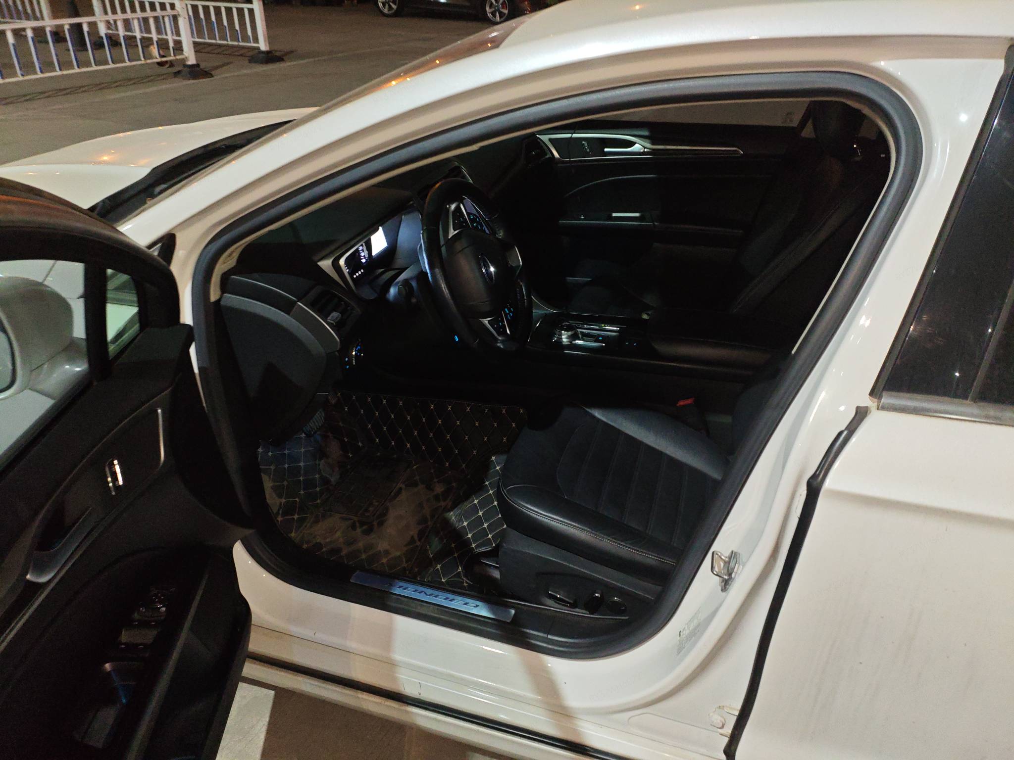 Ford Mondeo 2018 car image #5