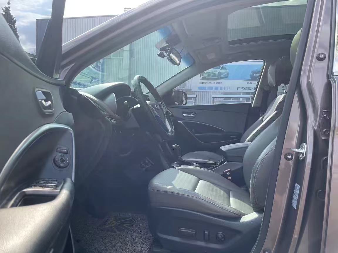 Hyundai Santa Fe (Imported) 2013 car image #5