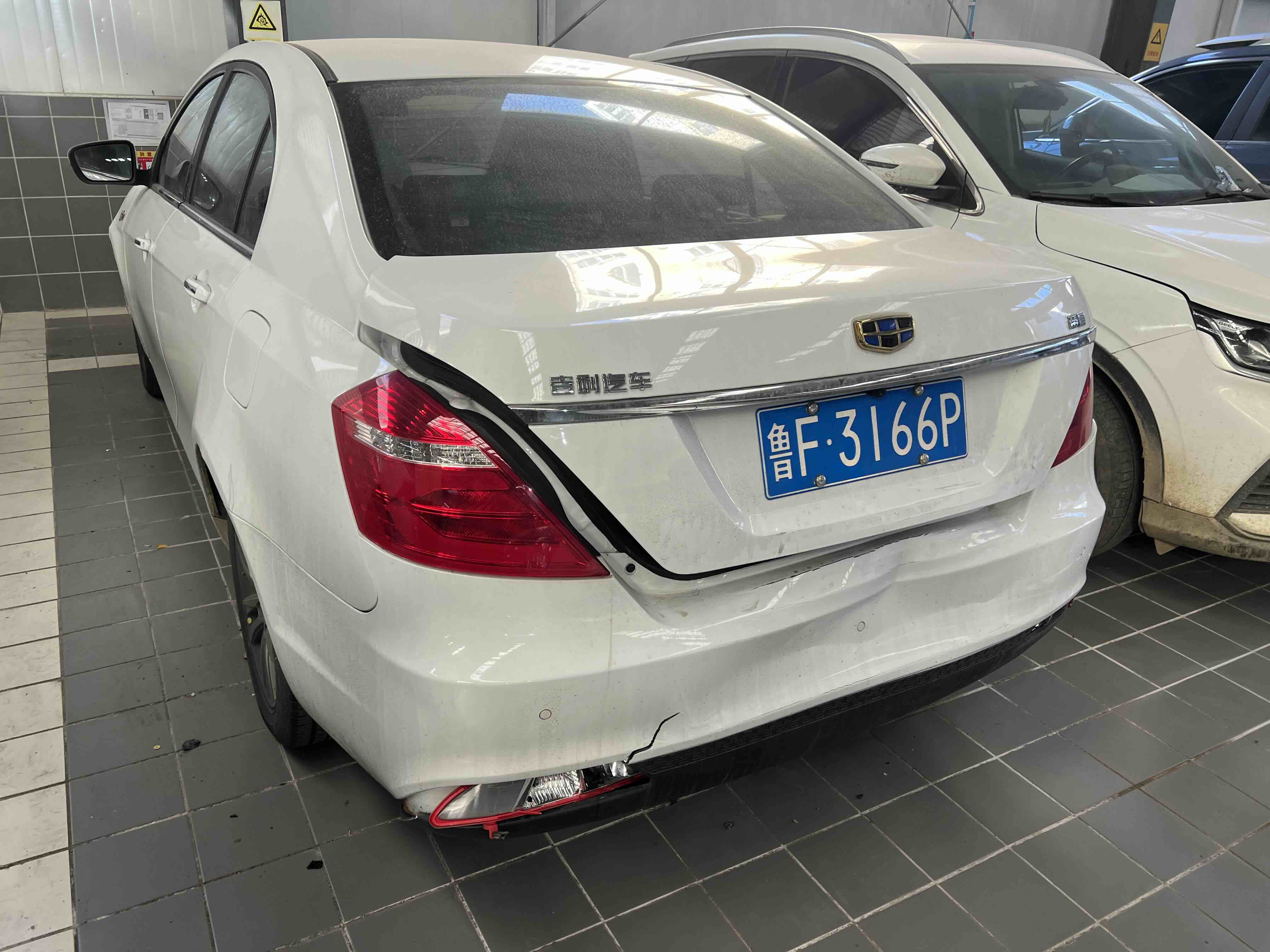 GEELY Emgrand 2017 car image #5