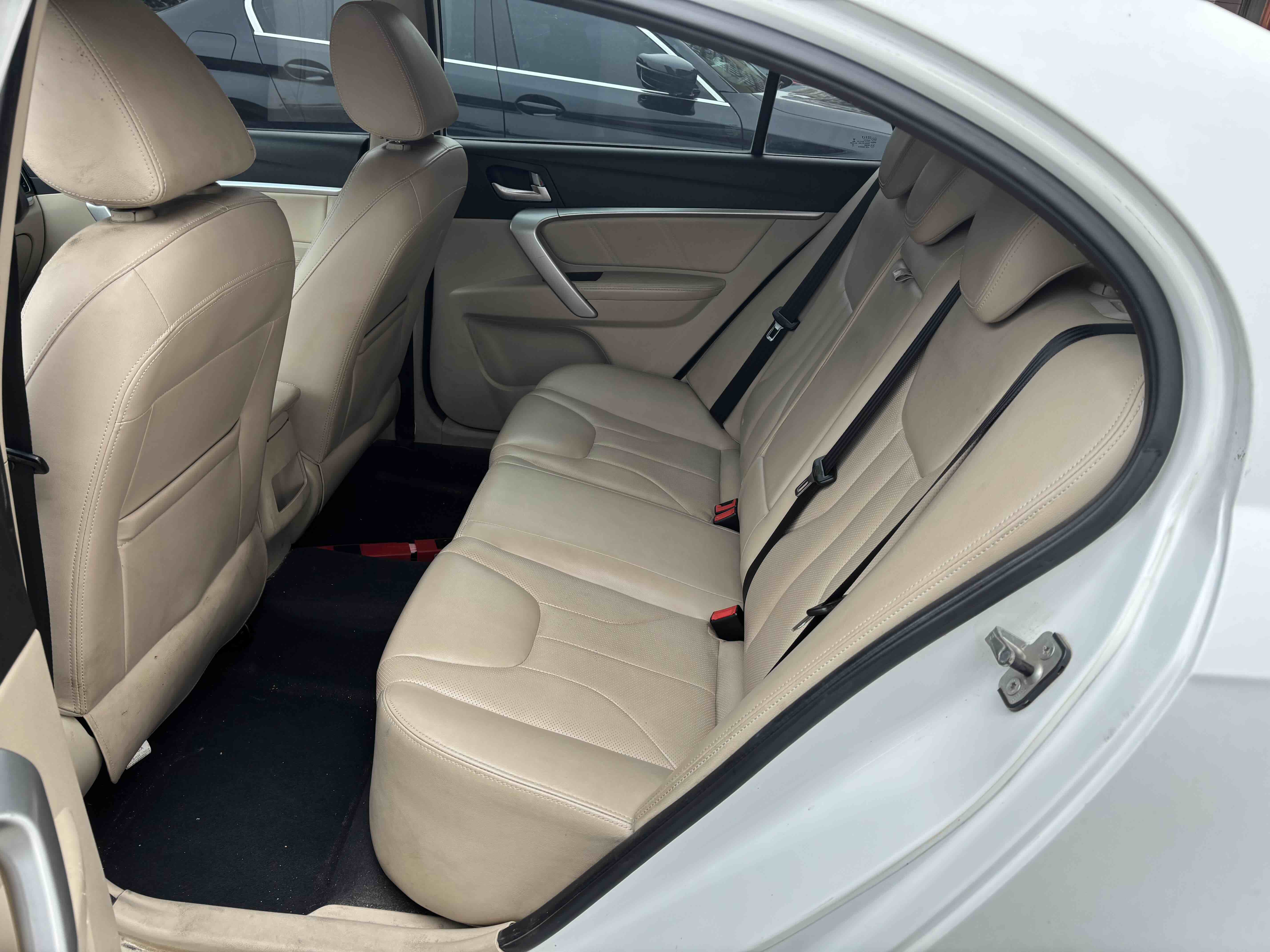 Emgrand 2017 car image #5