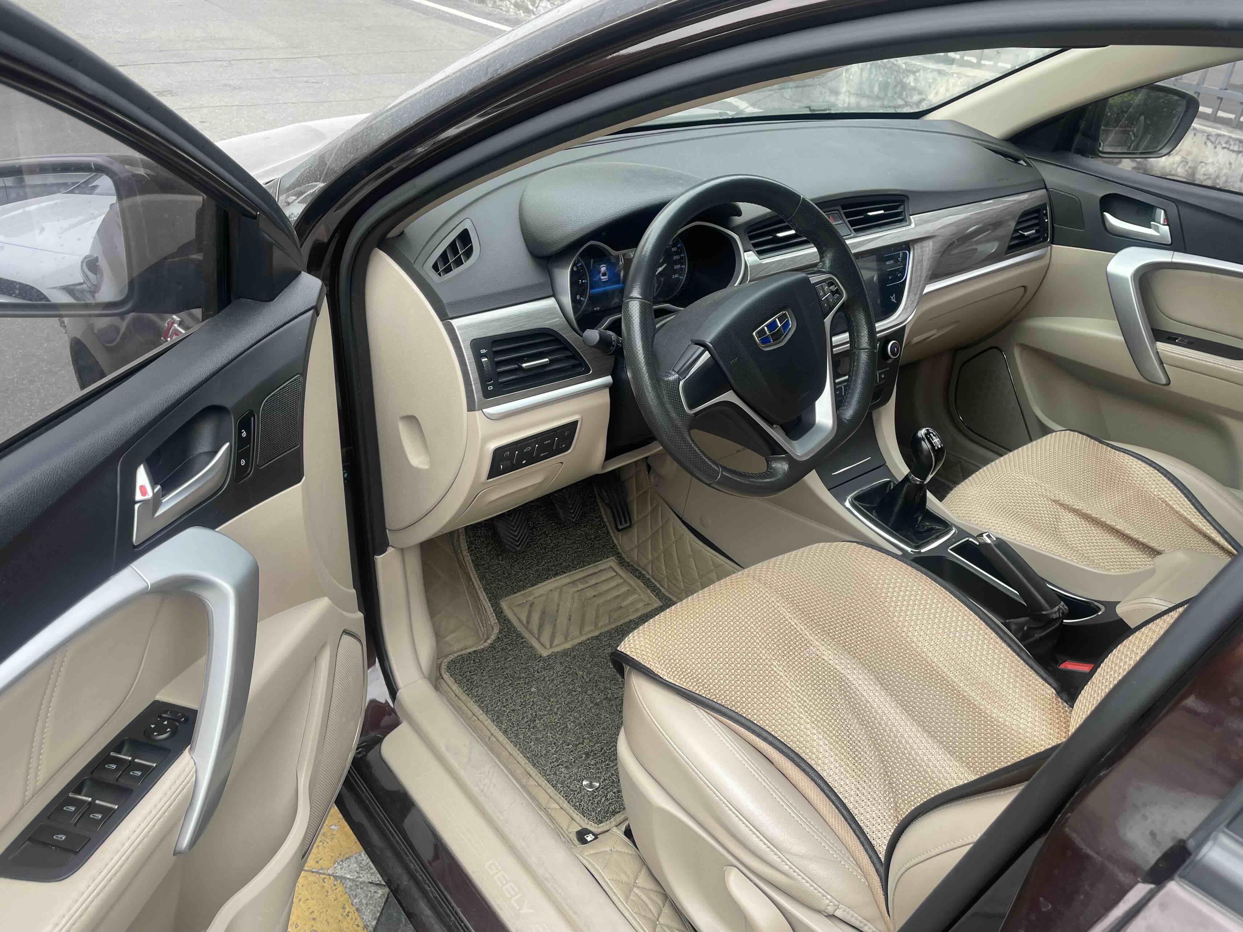 Emgrand 2017 #5 Emgrand 2017 car image #5