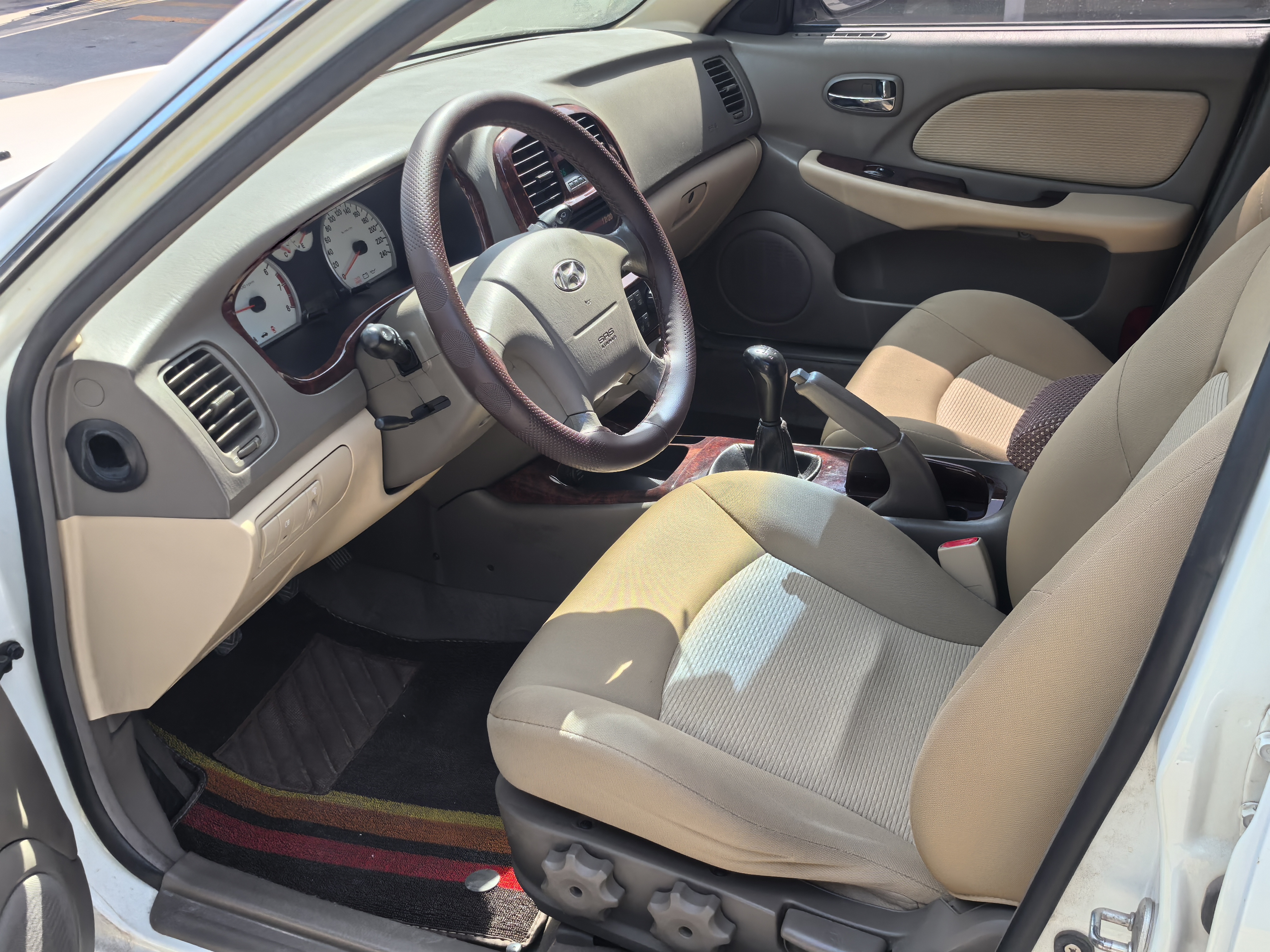 Hyundai moInca 2012 صورة سيارة #5