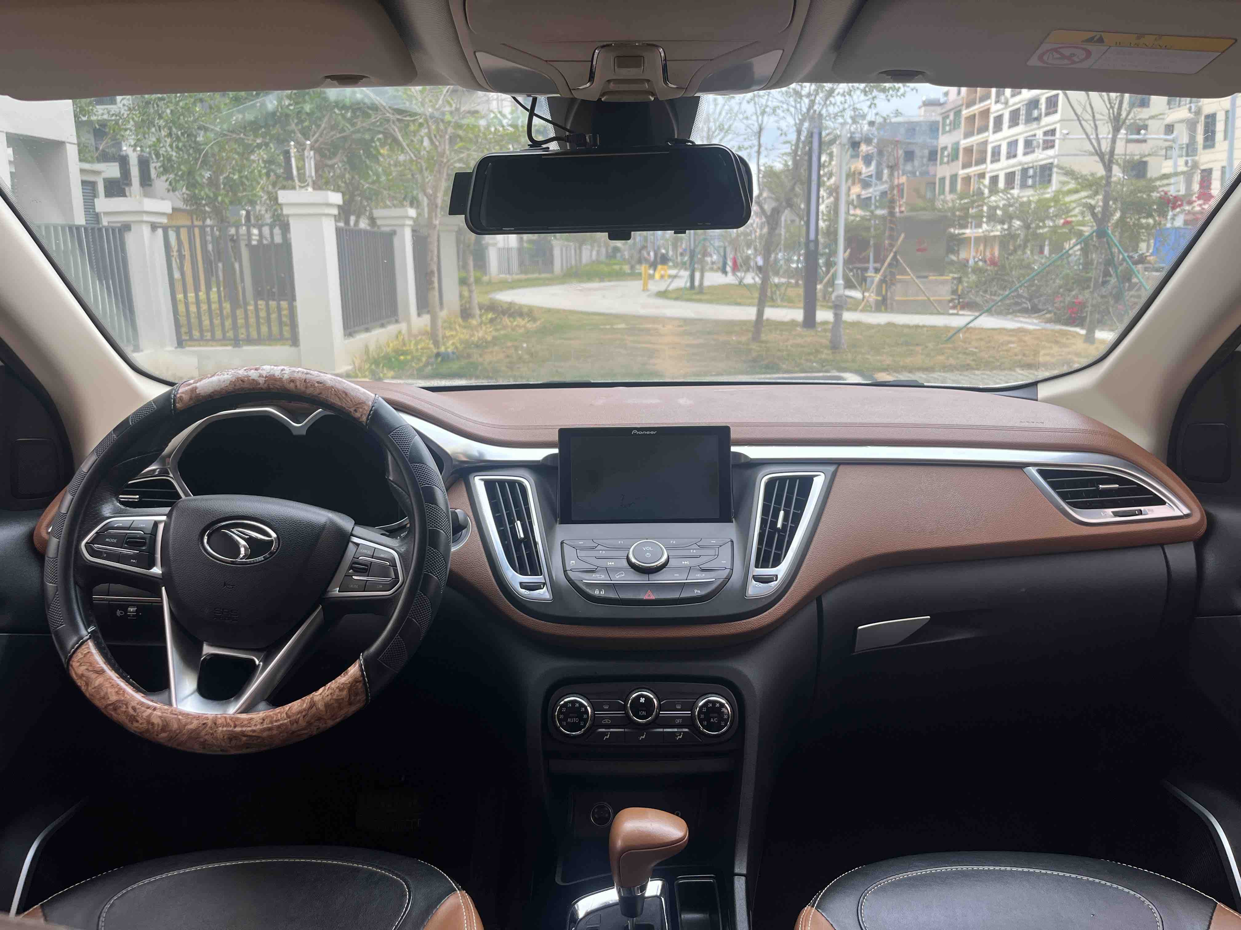 Soueast DX7 2018 car image #5