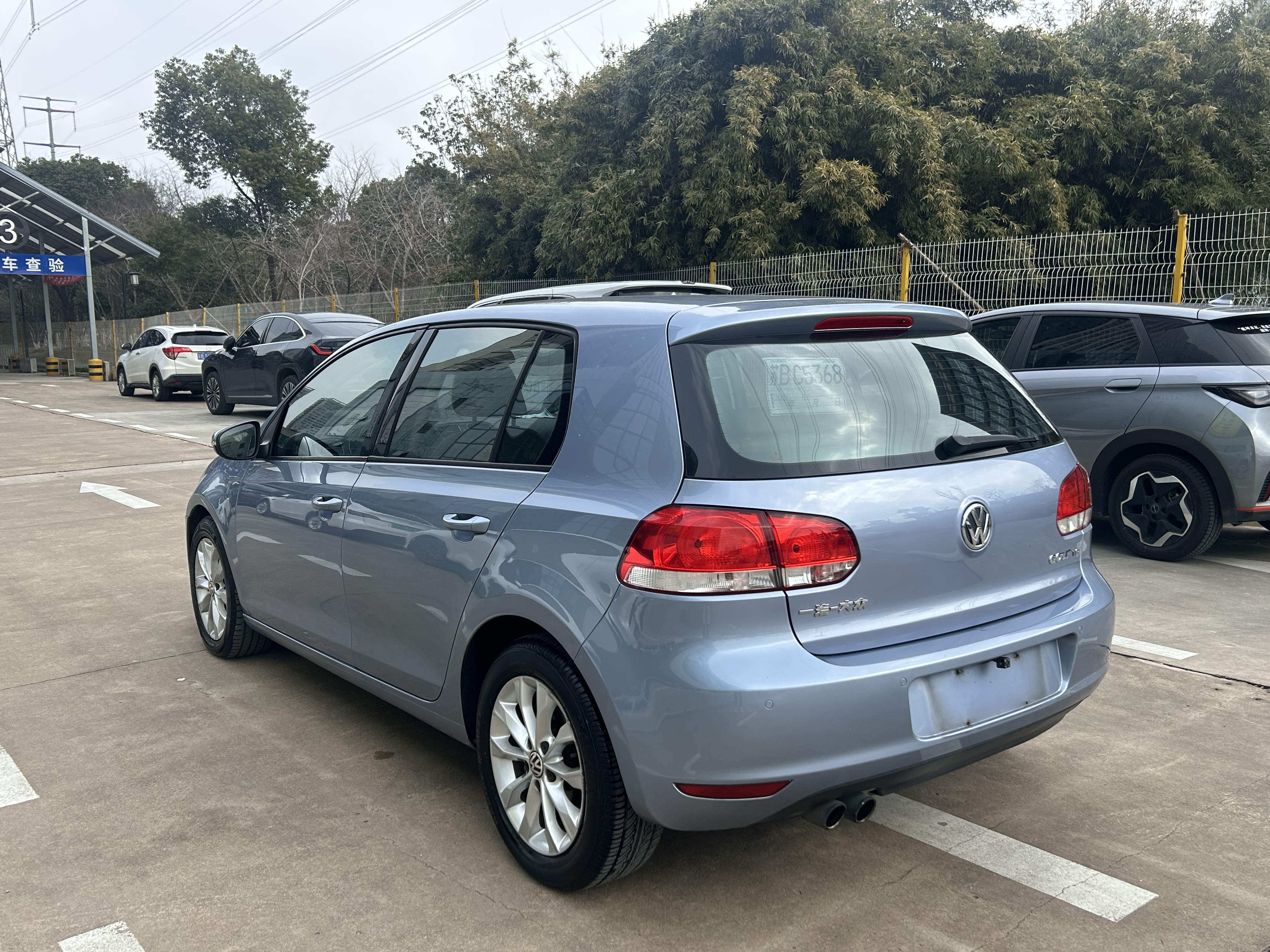 Volkswagen Golf 2012 car image #5