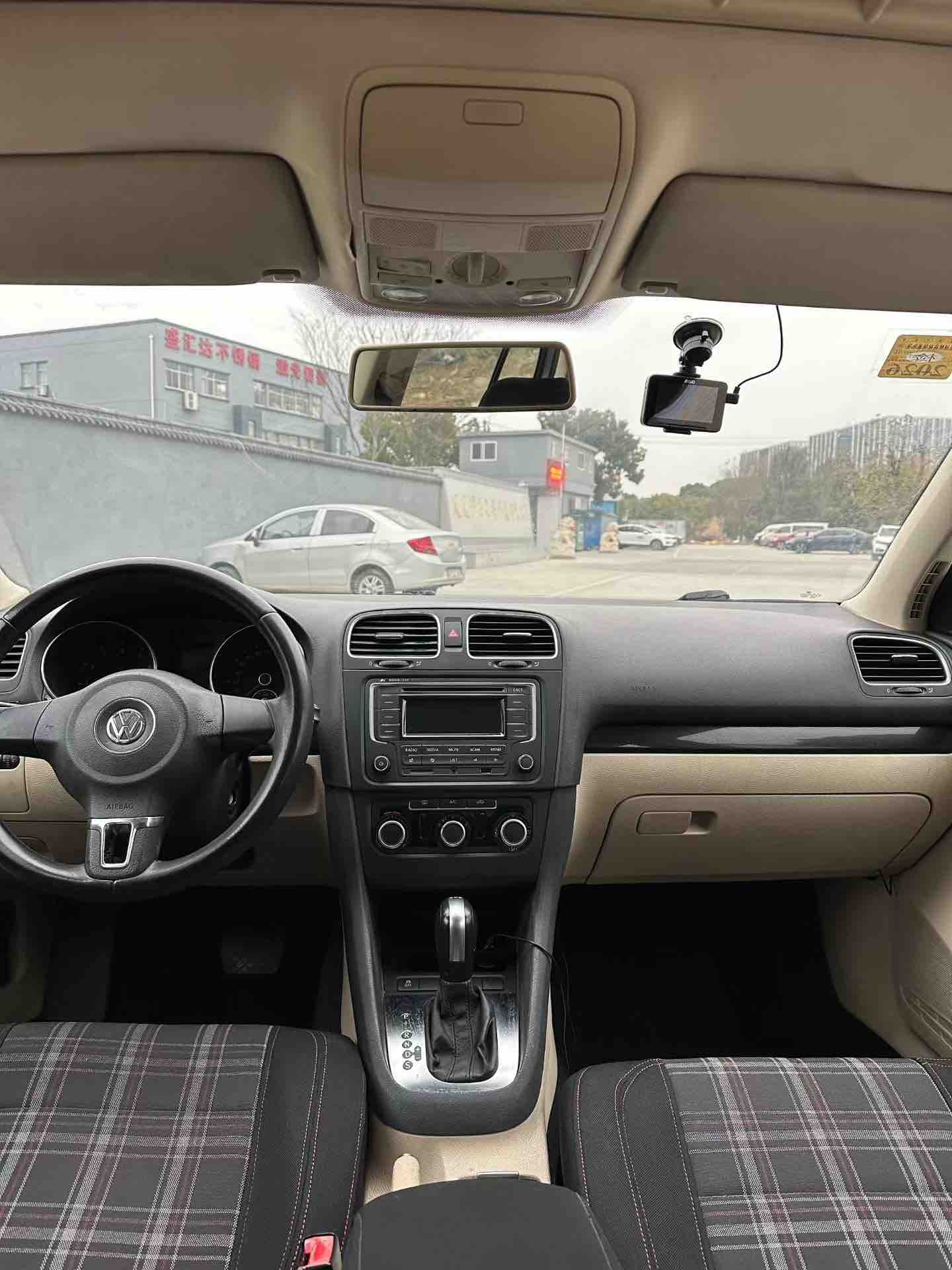 Volkswagen Golf 2013 car image #5