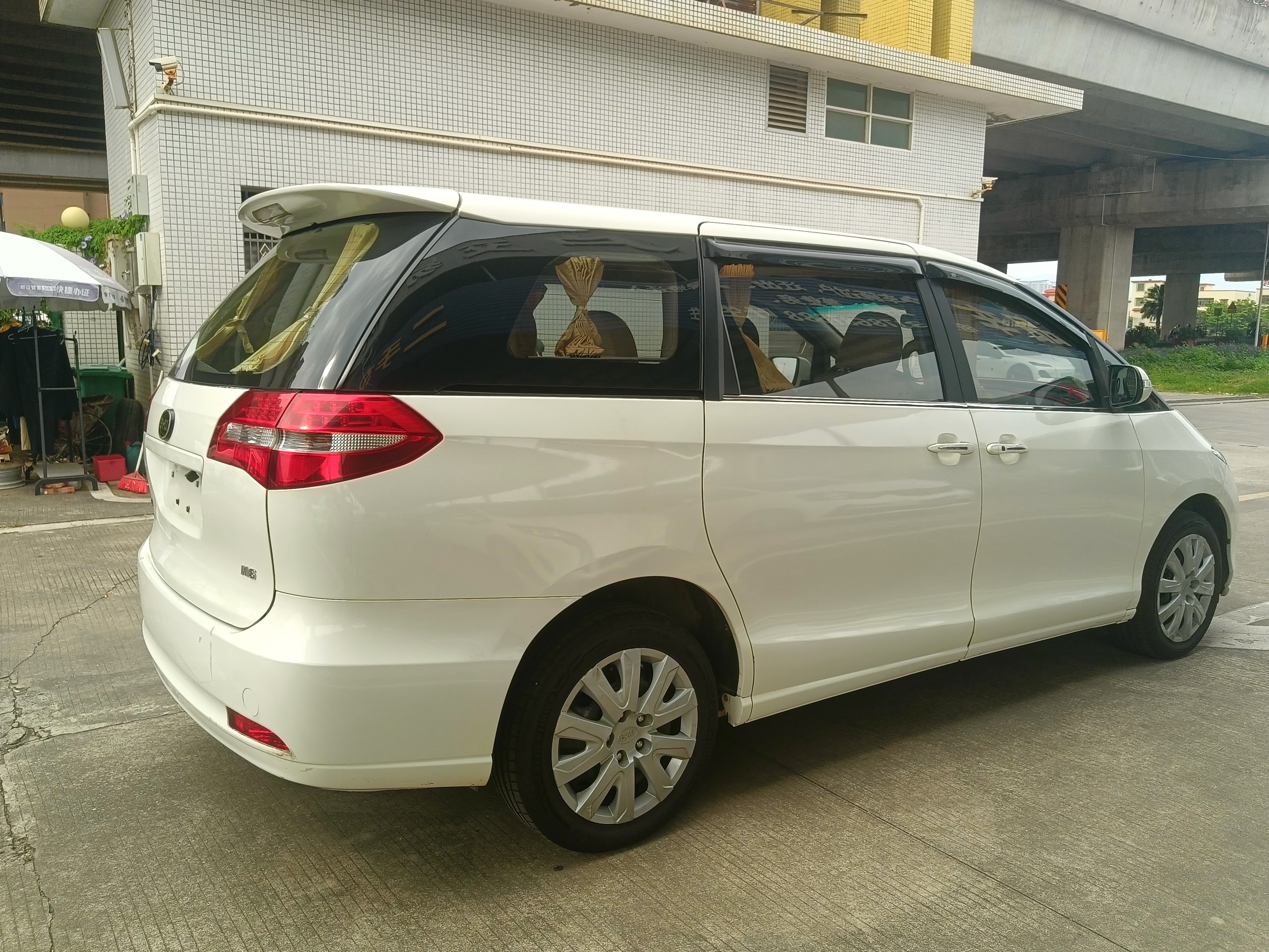 BYD M6 2013 #5 BYD M6 2013 car image #5