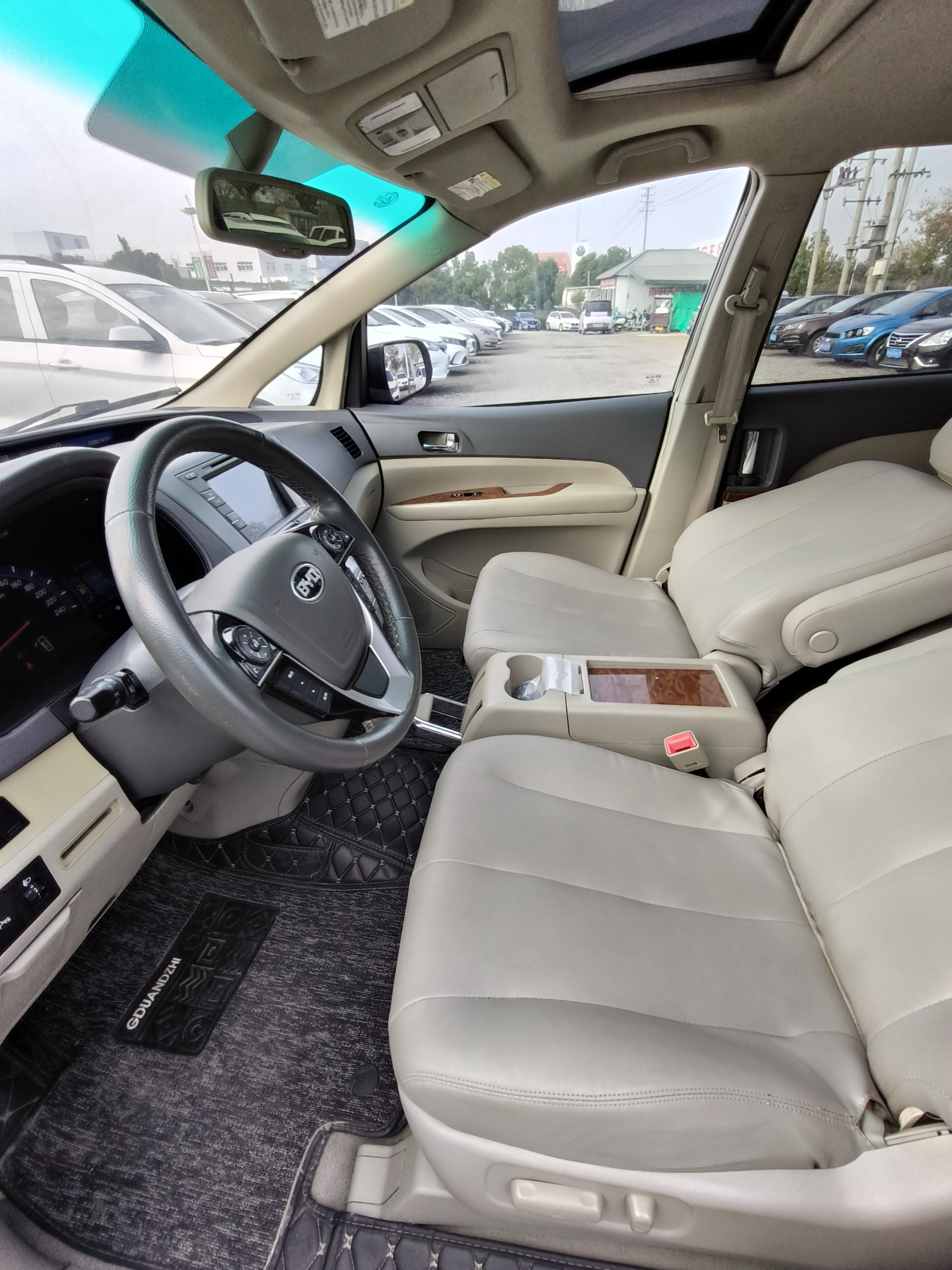 BYD M6 2015 car image #5