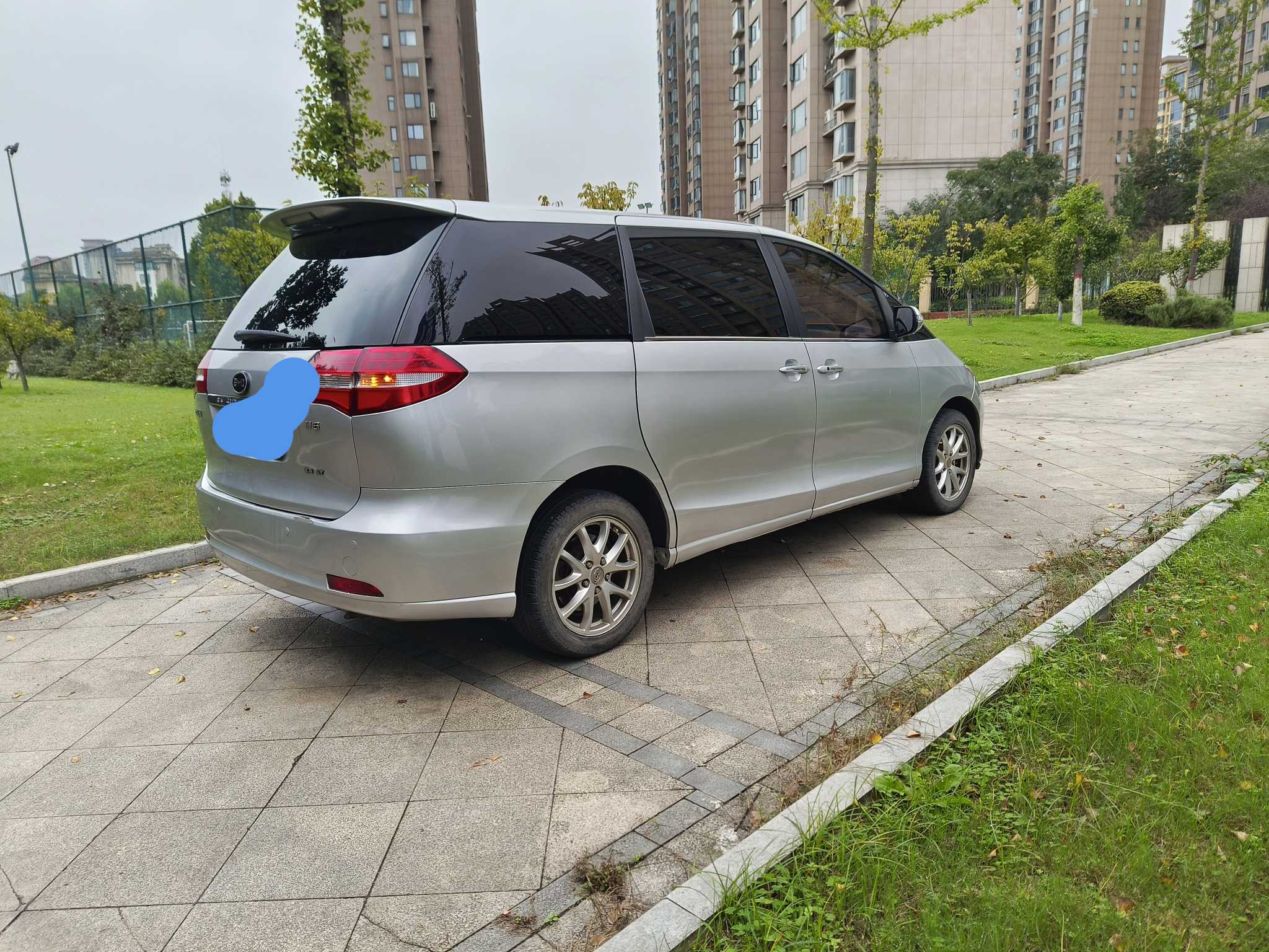 BYD M6 2014 #5 BYD M6 2014 car image #5