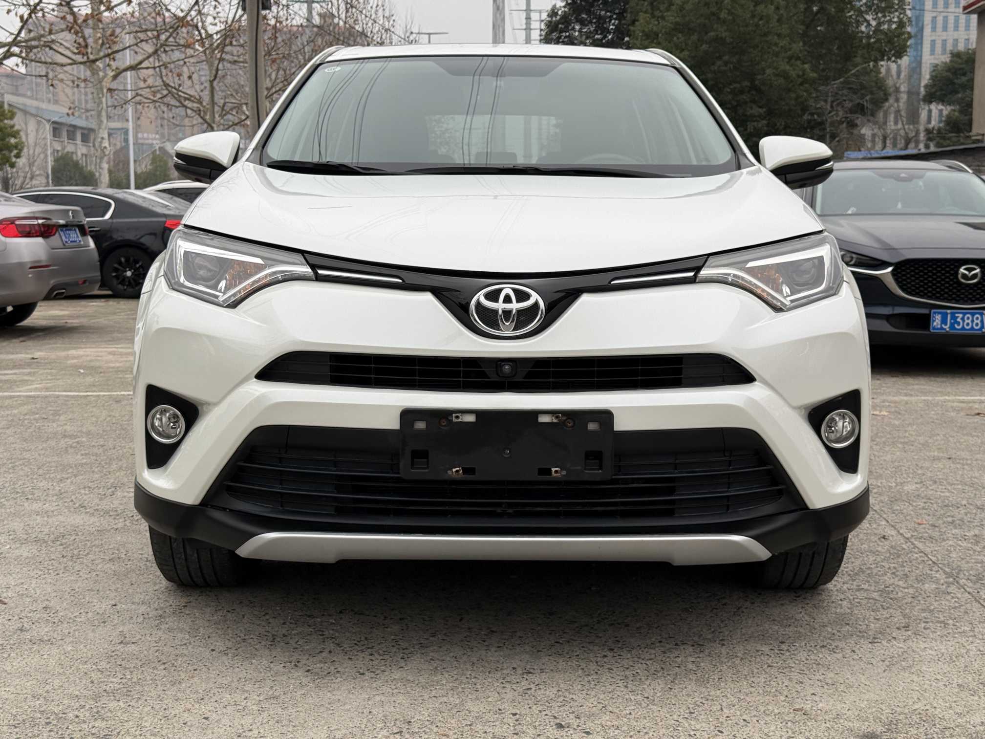 Toyota RAV4 2016 car image #5