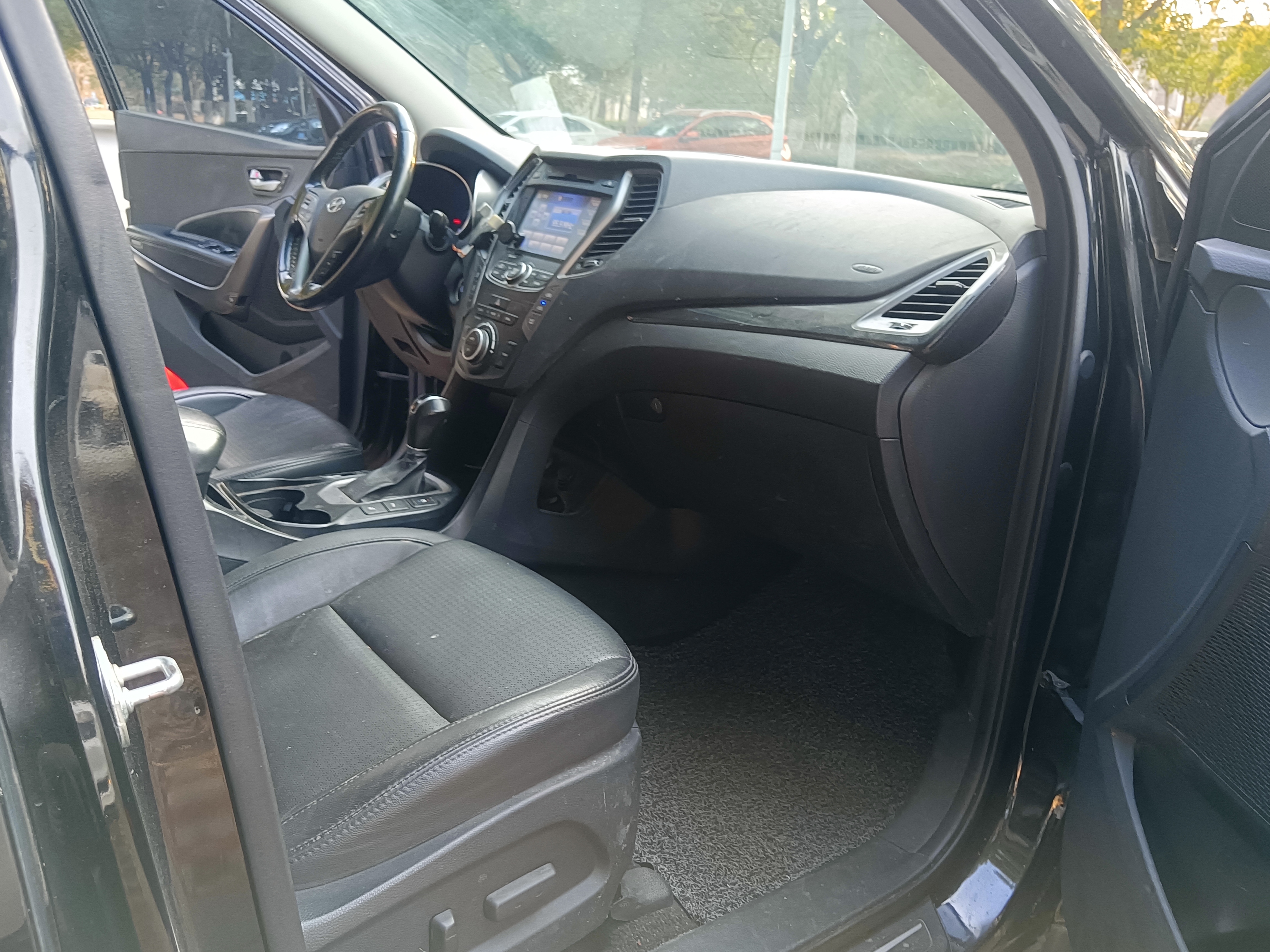 Hyundai Santa Fe 2014 car image #5