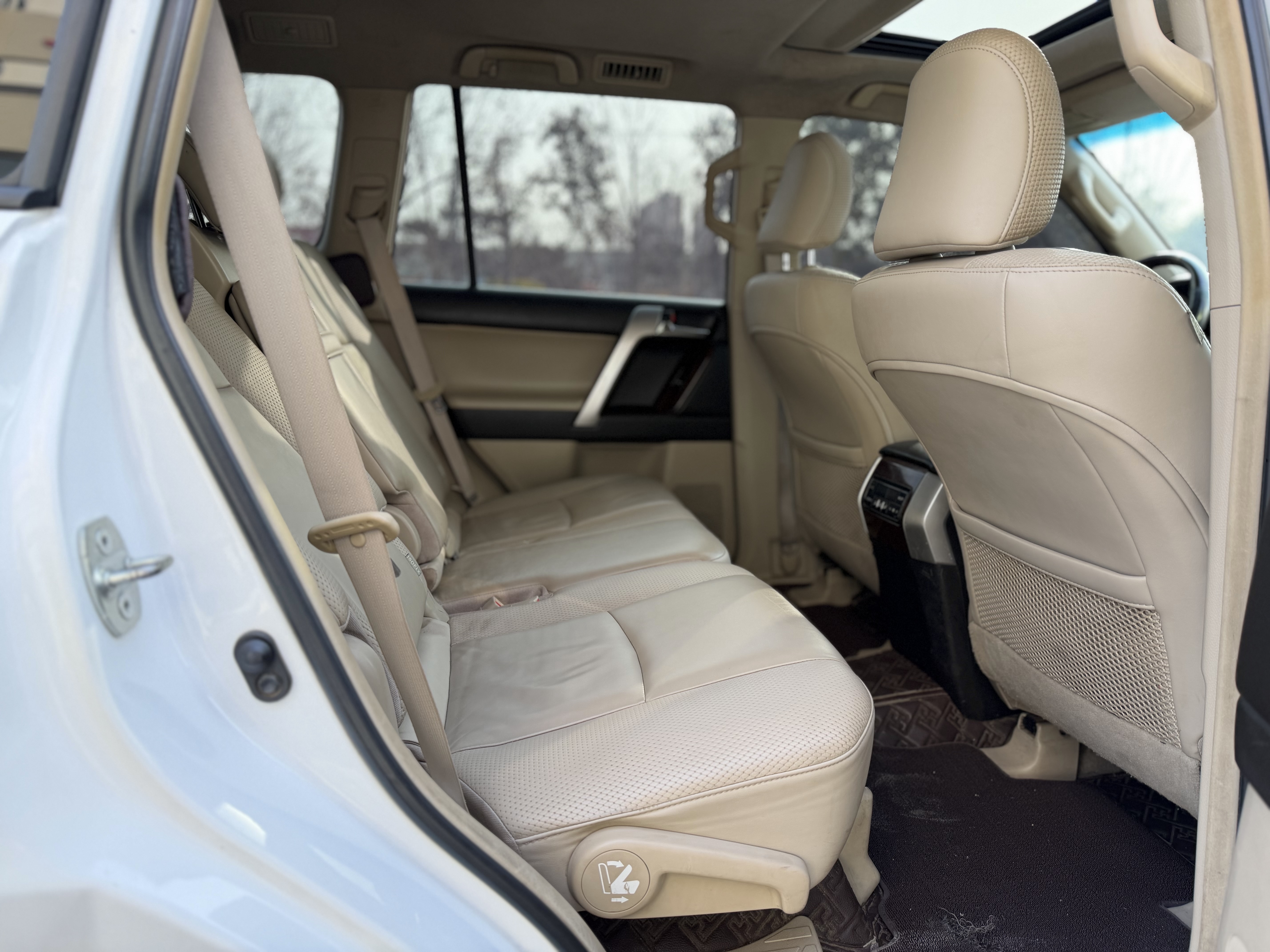 Toyota Land Cruiser Prado 2011 #5 Toyota Land Cruiser Prado 2011 car image #5