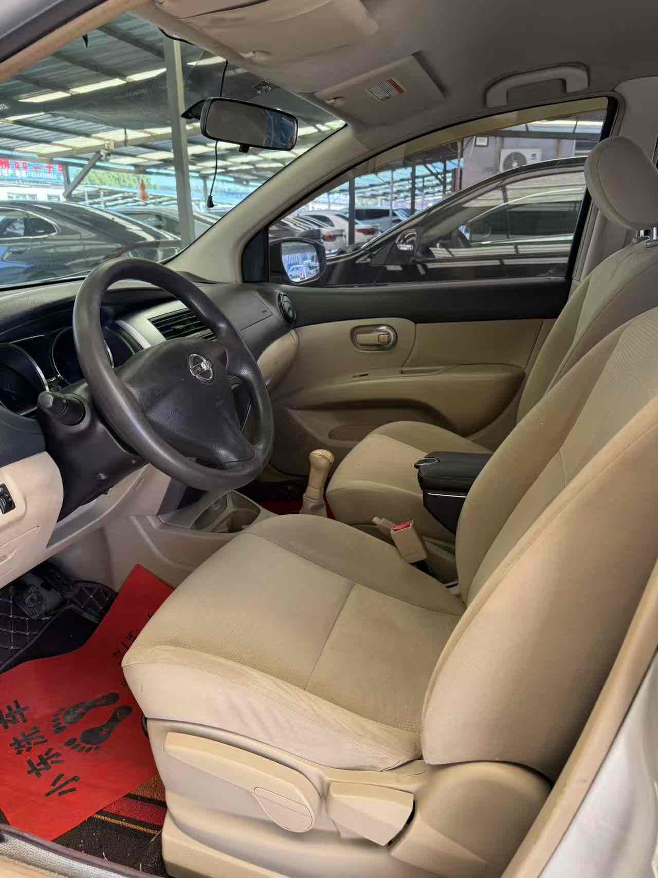 日产 骊威 2013 汽车图片 #5