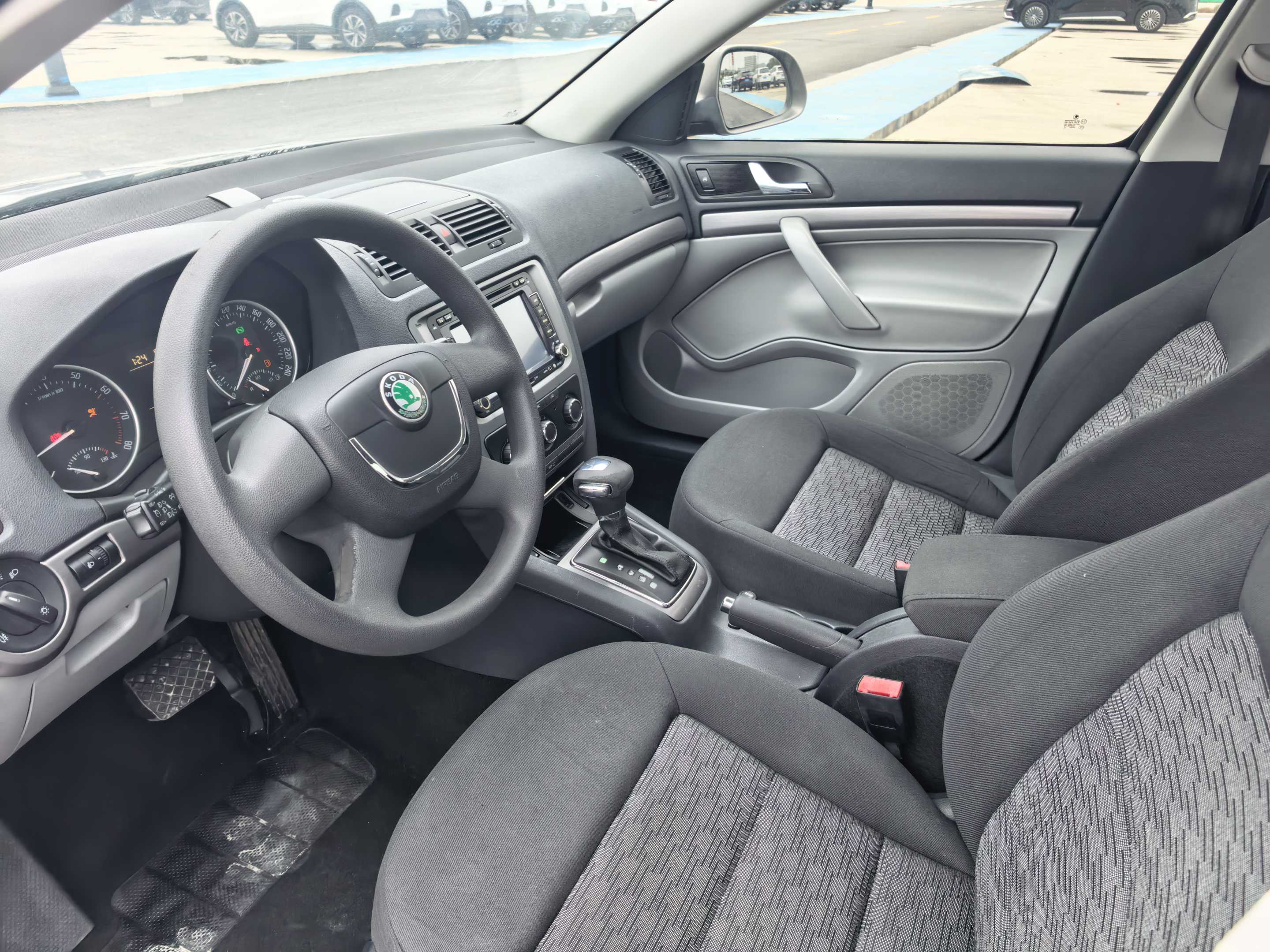 Skoda Octavia 2013 car image #5