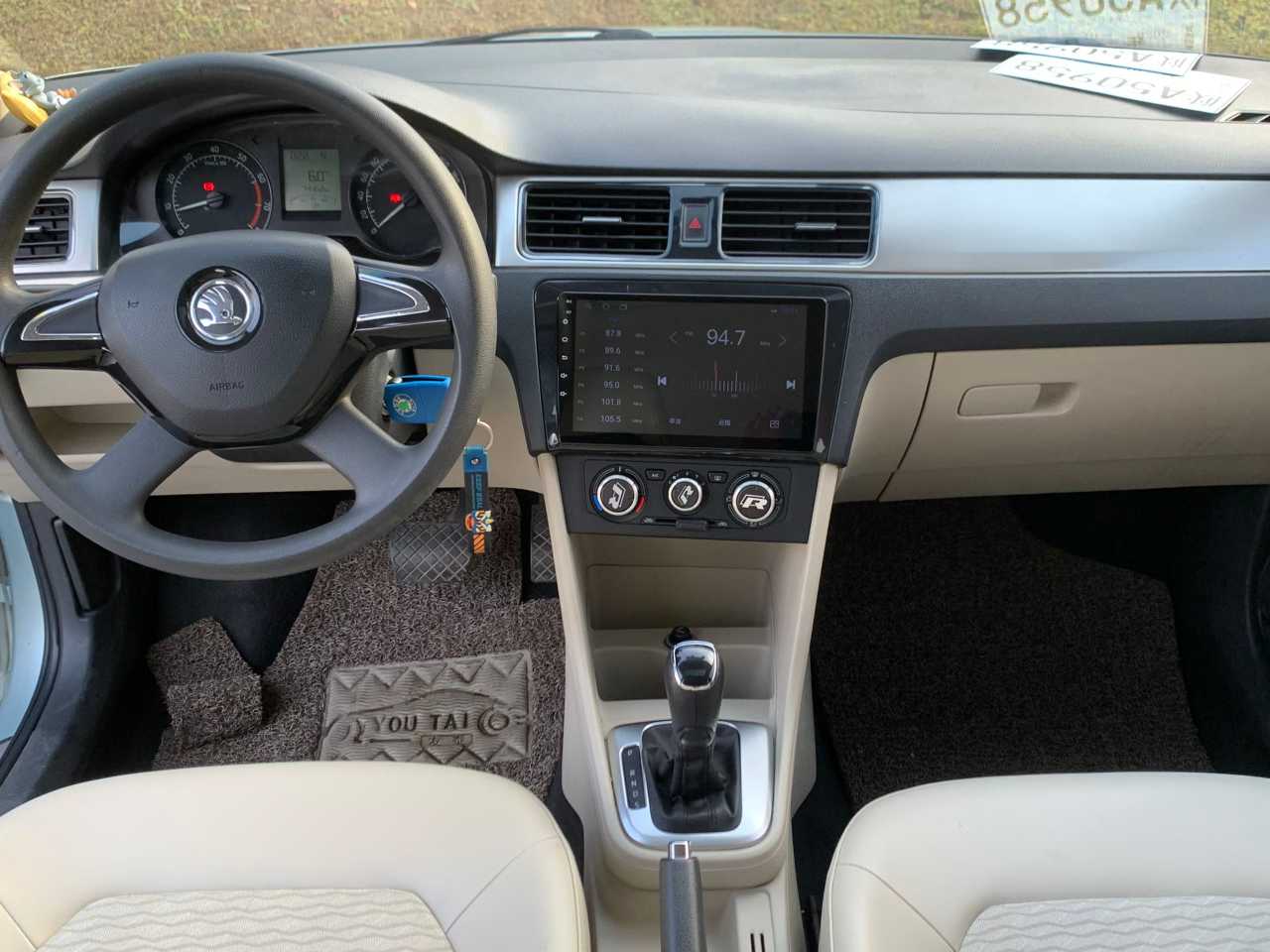 Skoda Rapid 2014 car image #5