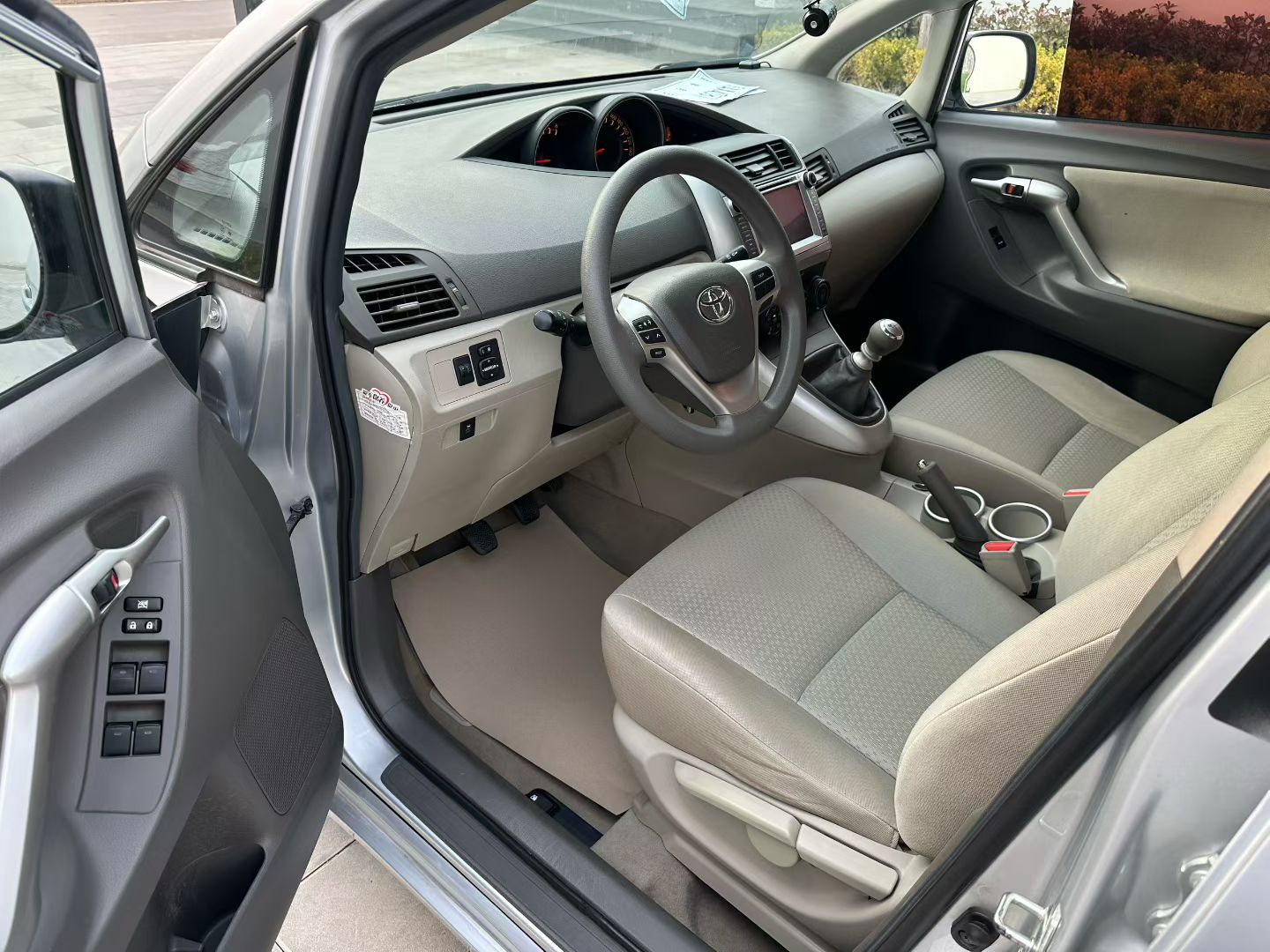 Toyota Verso 2012 car image #5