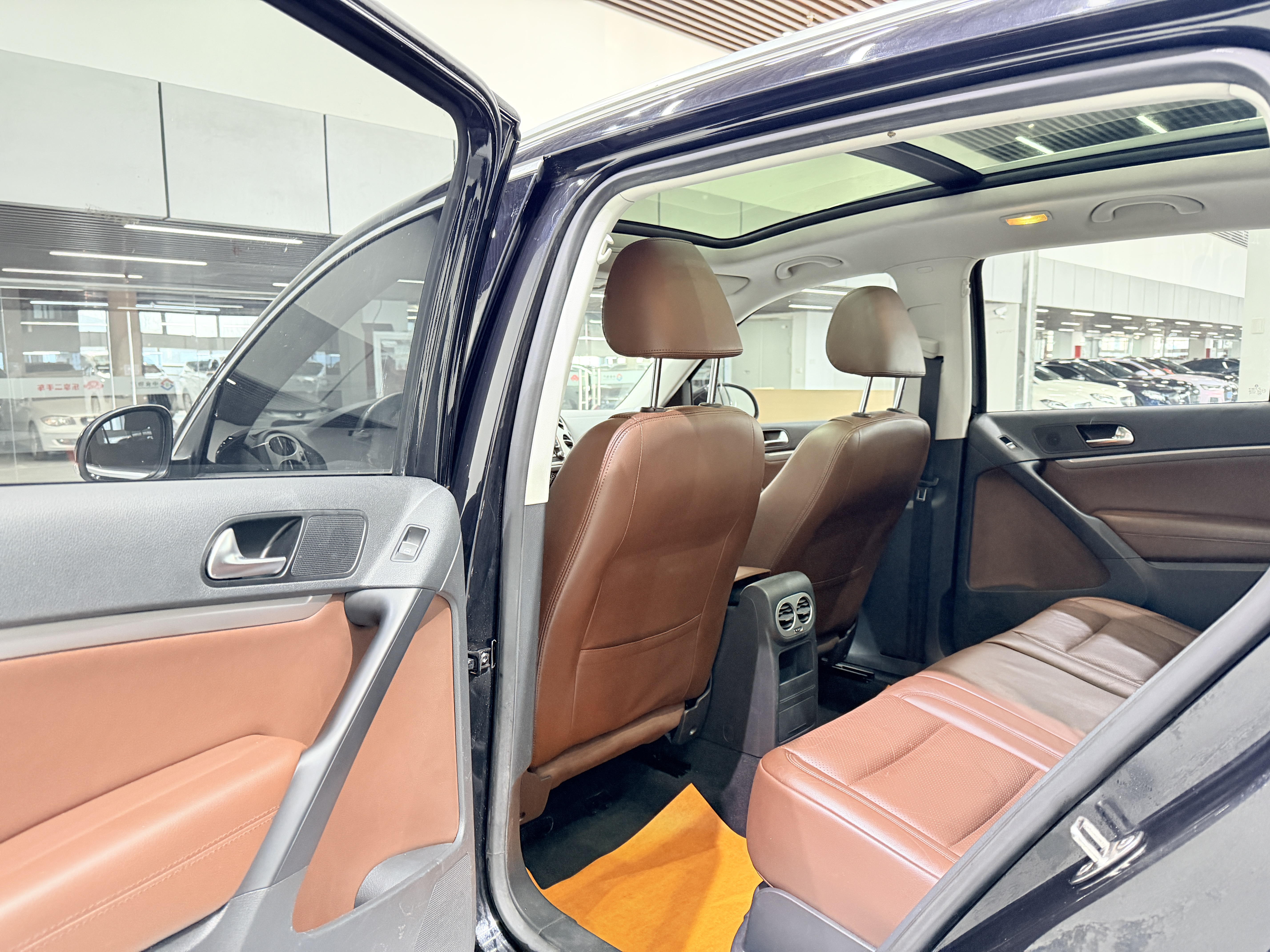 Volkswagen Tiguan 2014 car image #5