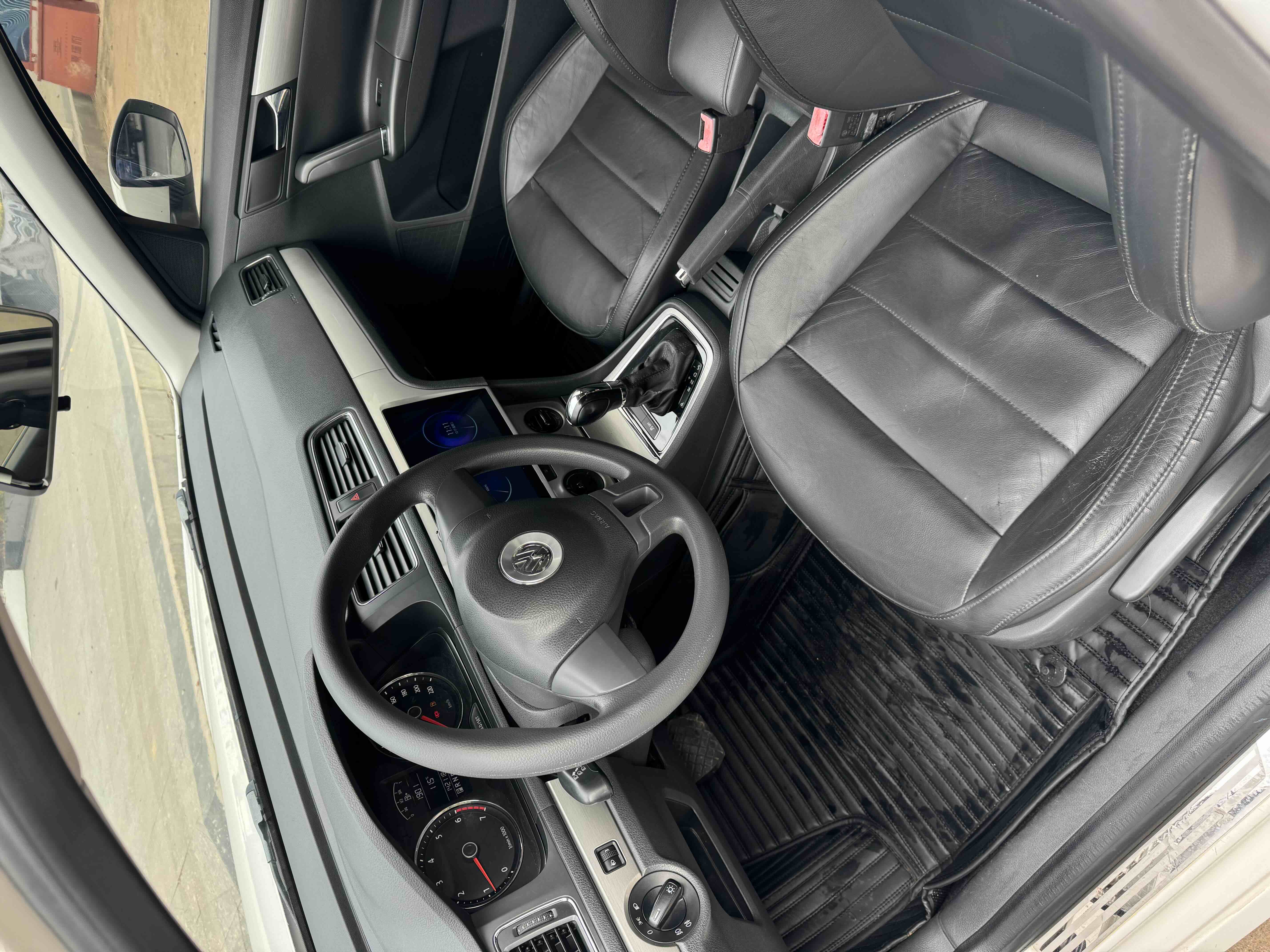Volkswagen Lavida 2012 car image #5