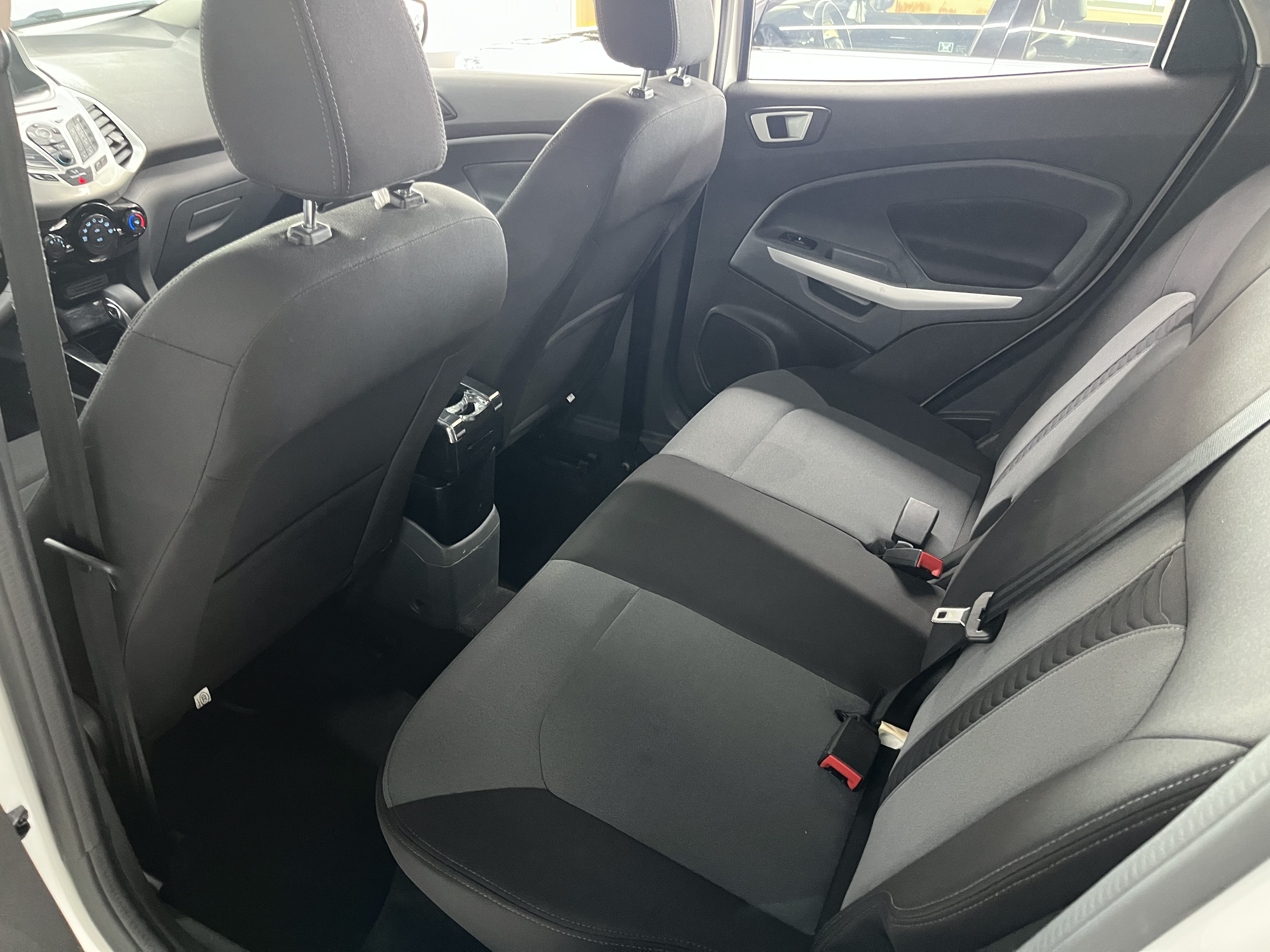 Ford EcoSport 2014 car image #5