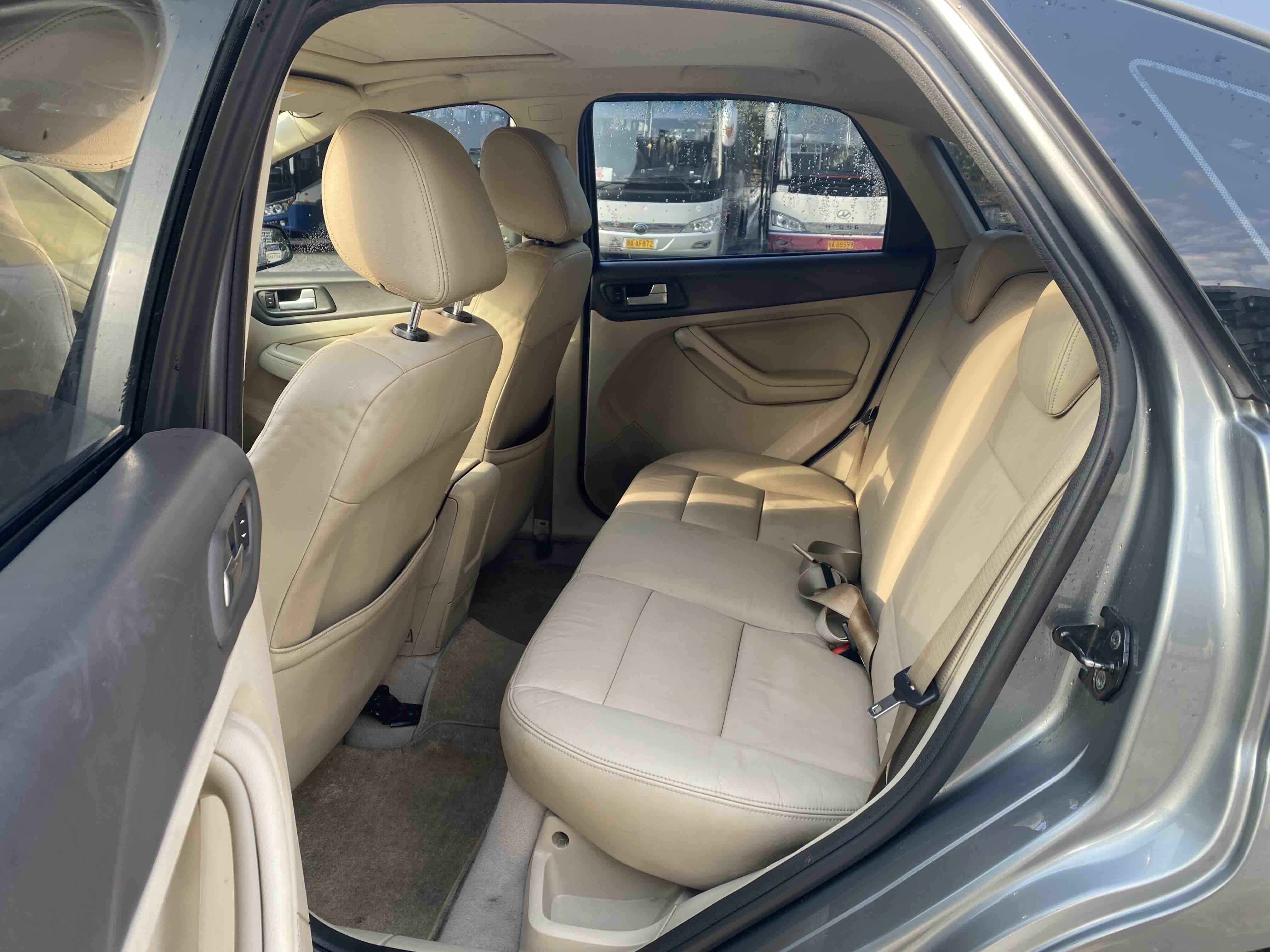 Ford Focus 2012 car image #5