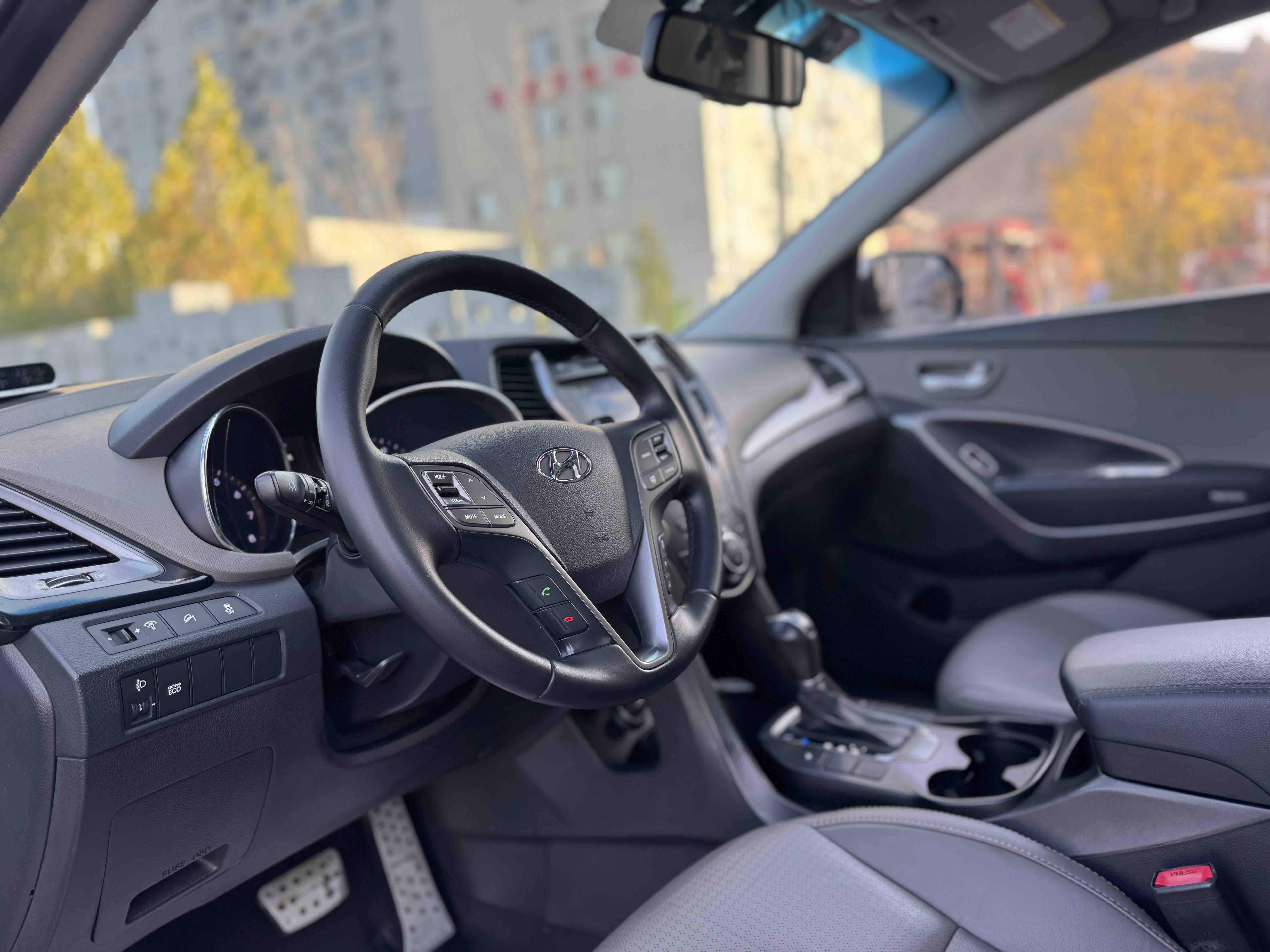 Hyundai Grand Santa Fe 2016 car image #5