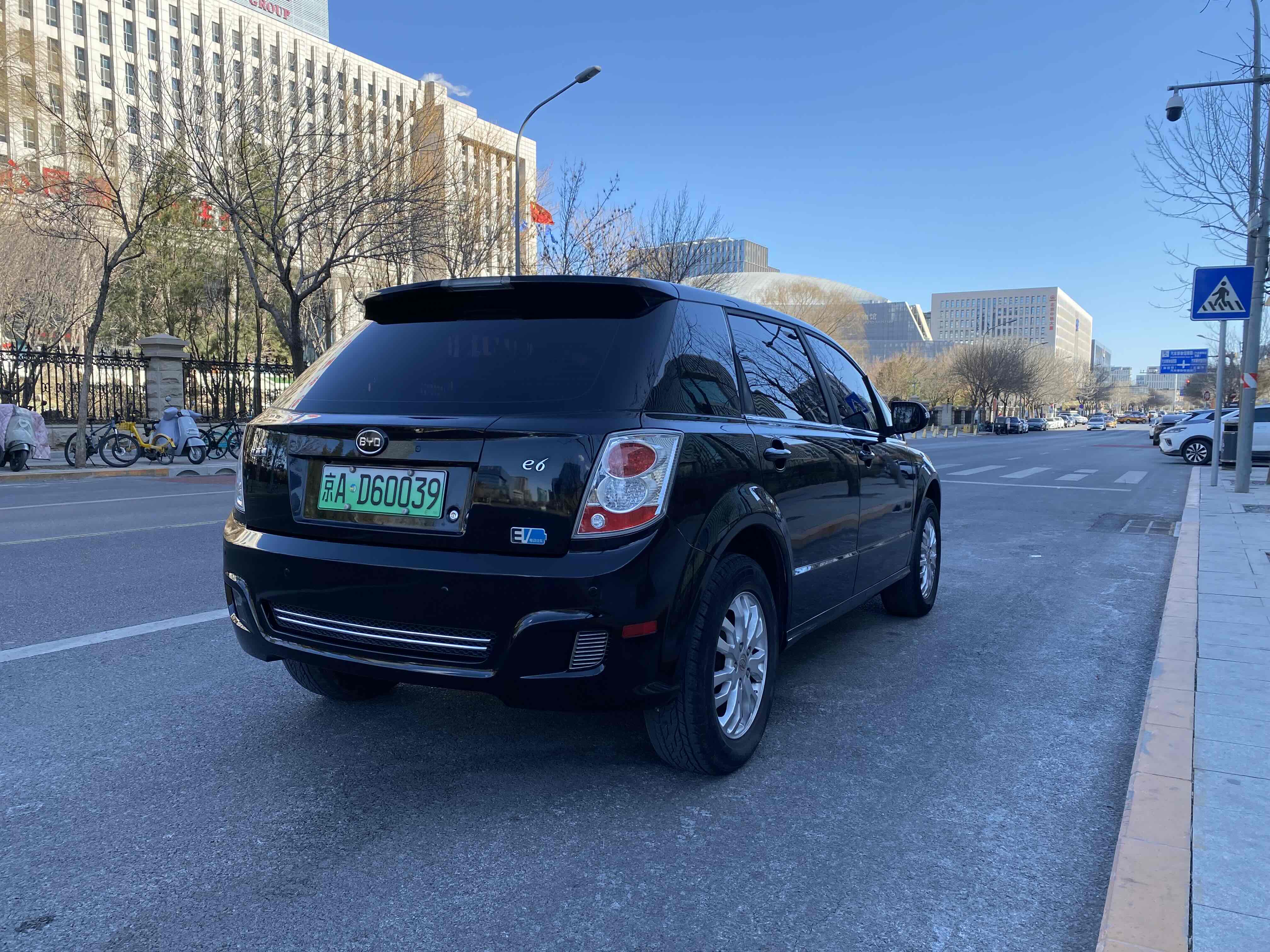 BYD e6 2014 car image #5