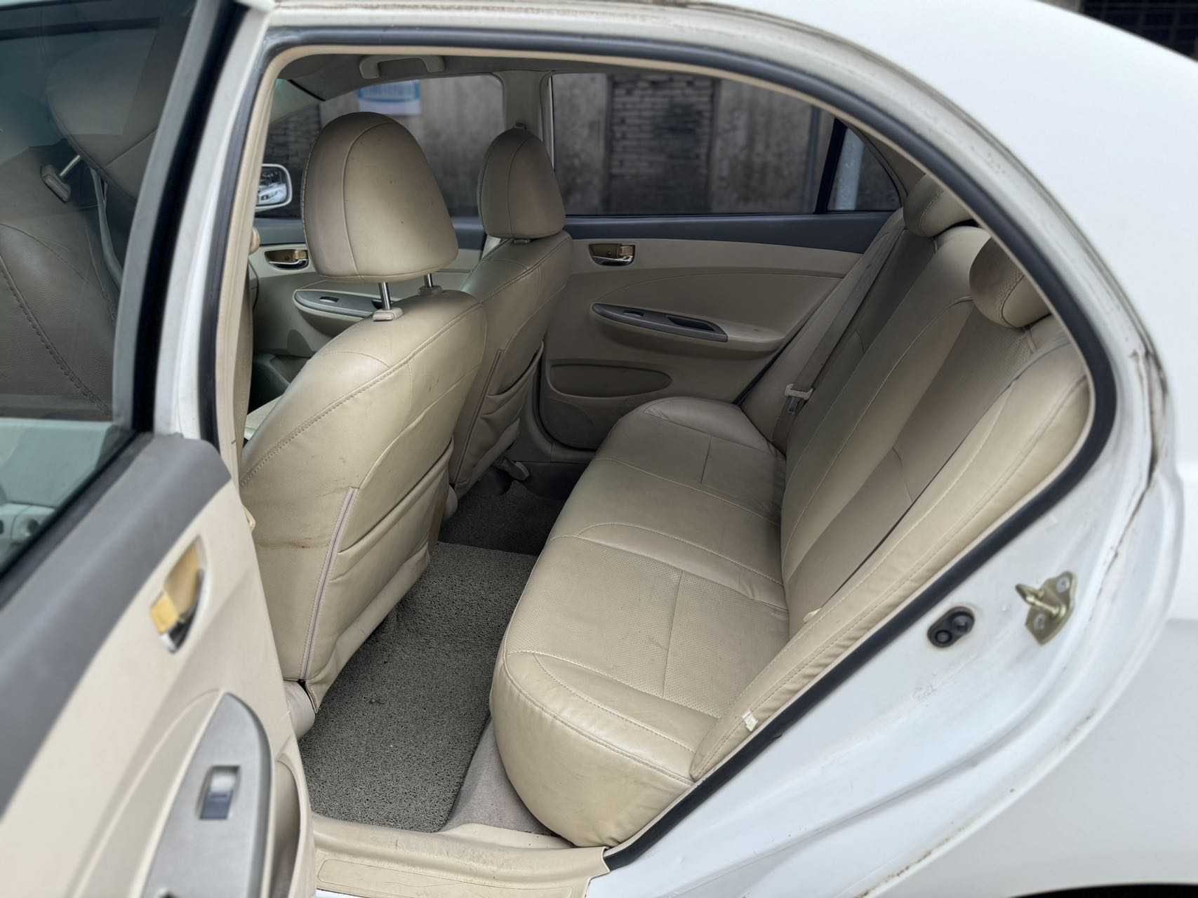 BYD L3 2013 car image #5