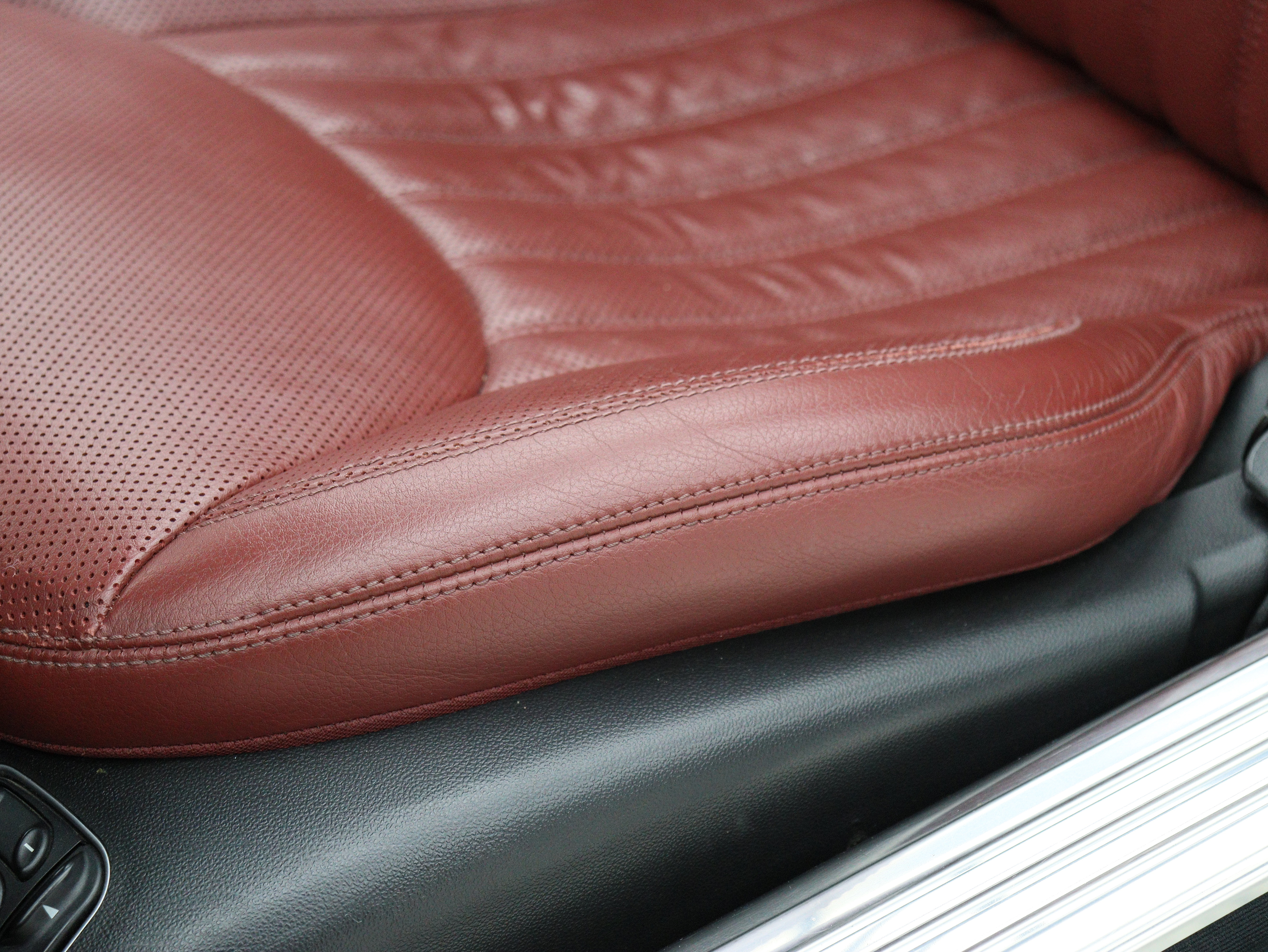 Mercedes-Benz SL Class 2010 car image #5