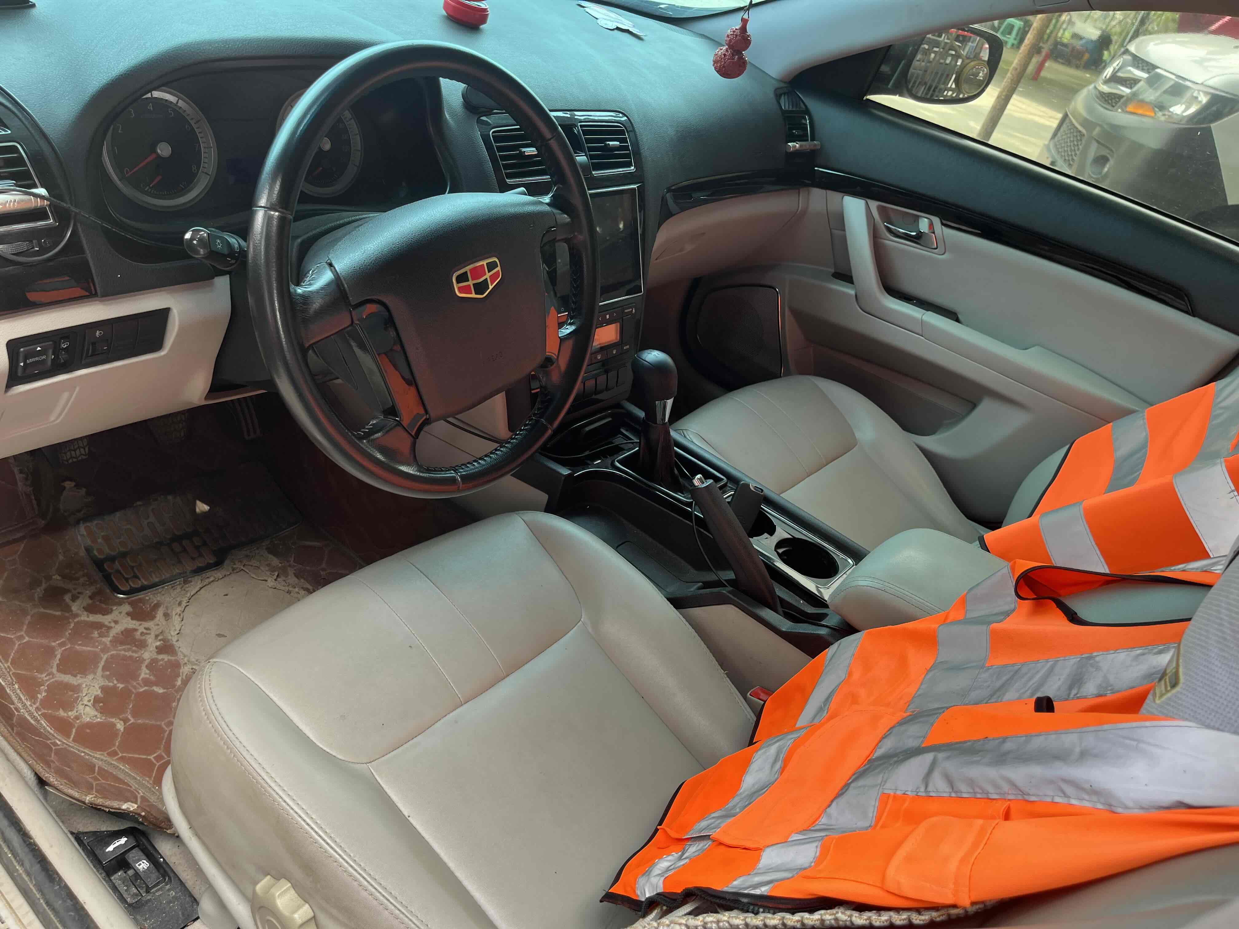 GEELY EC8 2014 car image #5