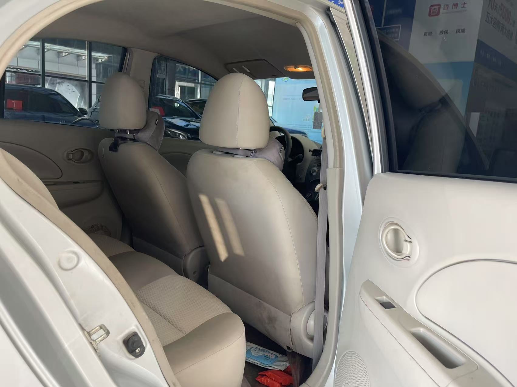 Nissan March 2012 immagine di auto #5