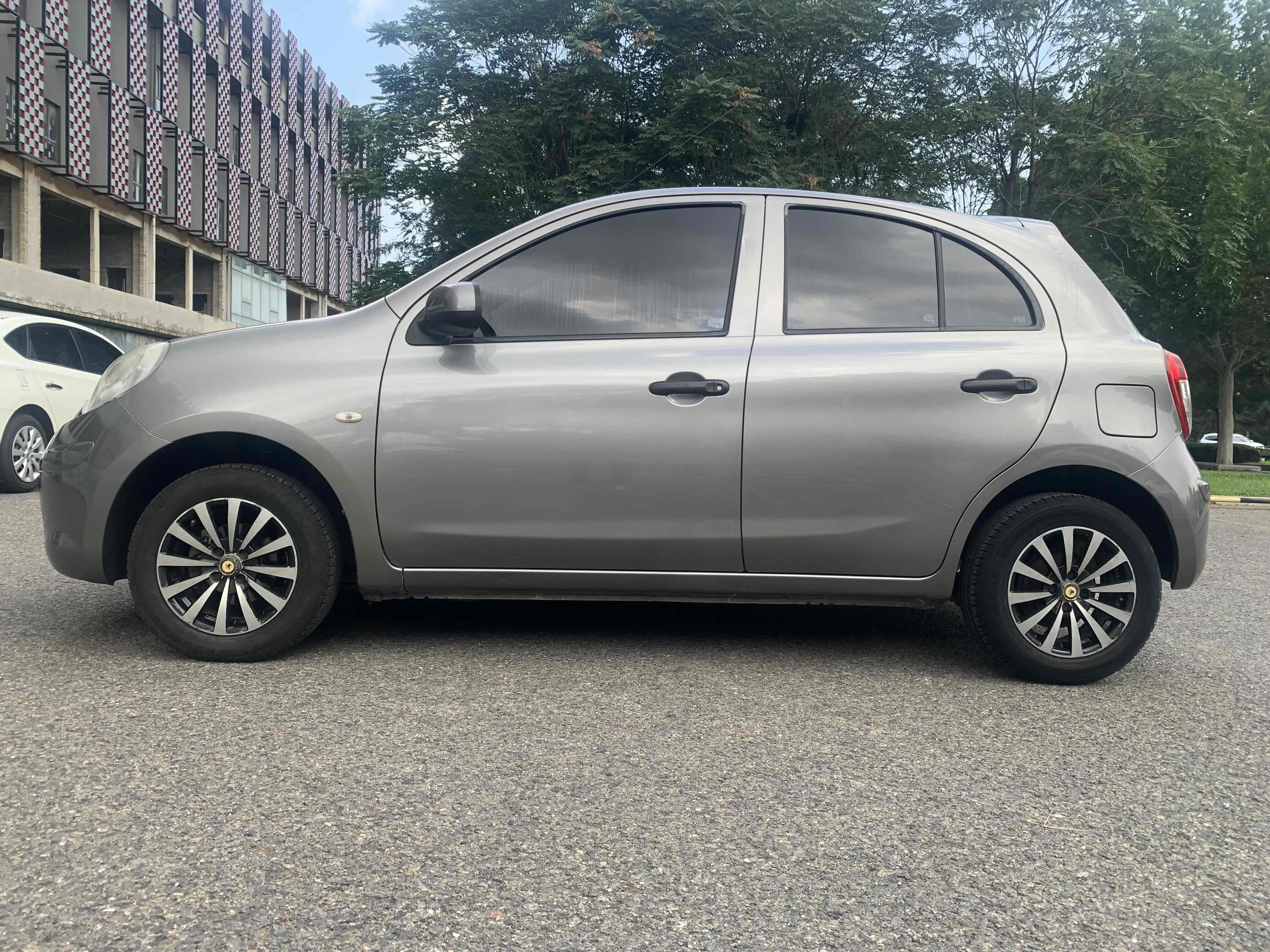 日产 玛驰 2010 汽车图片 #5