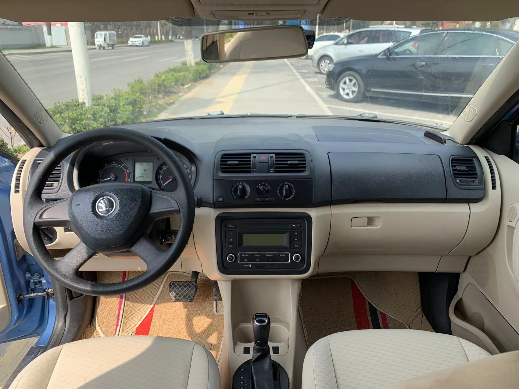 Skoda Fabia 2014 image de voiture #5