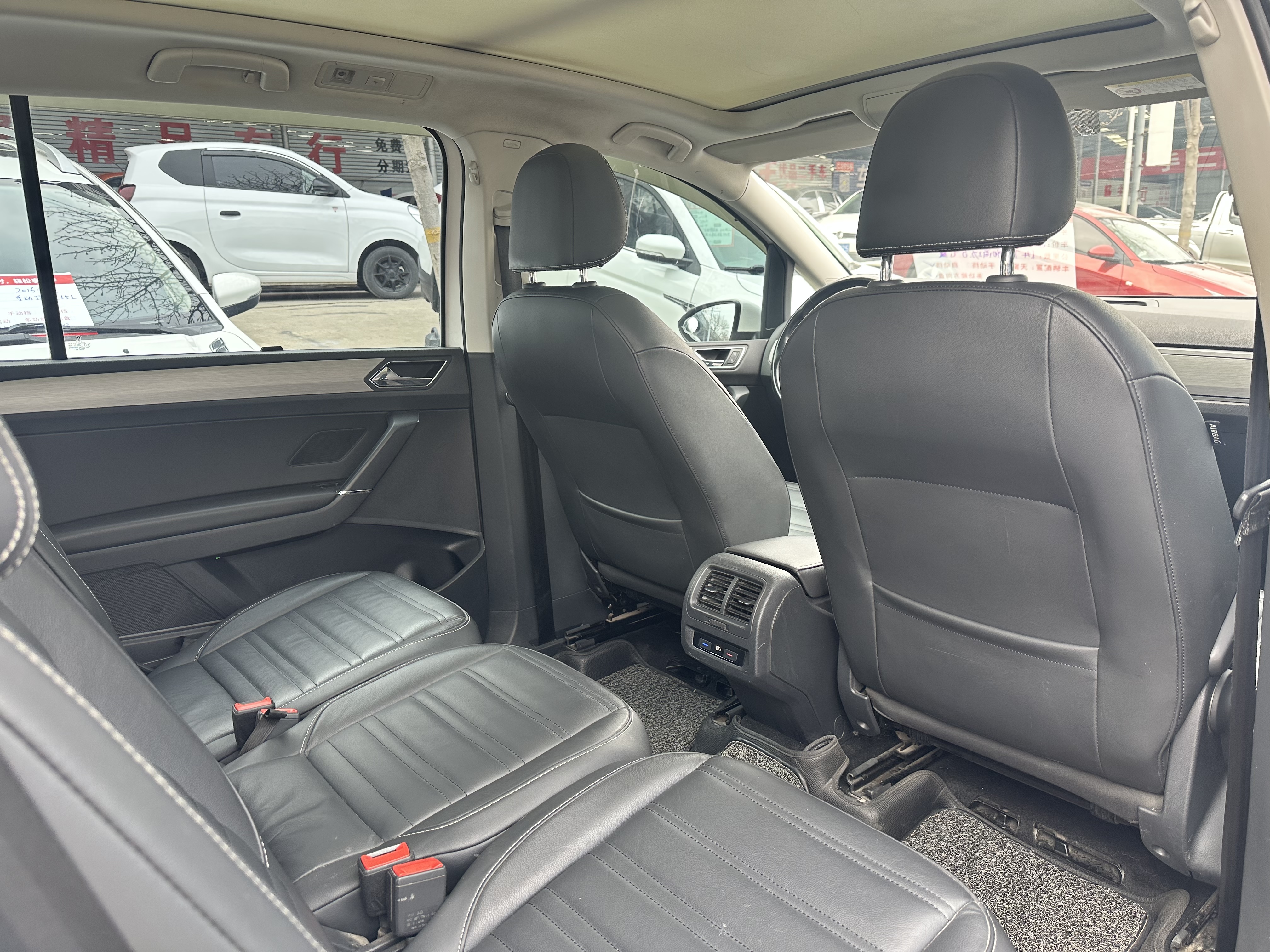 Volkswagen Touran 2017 #5 Volkswagen Touran 2017 car image #5