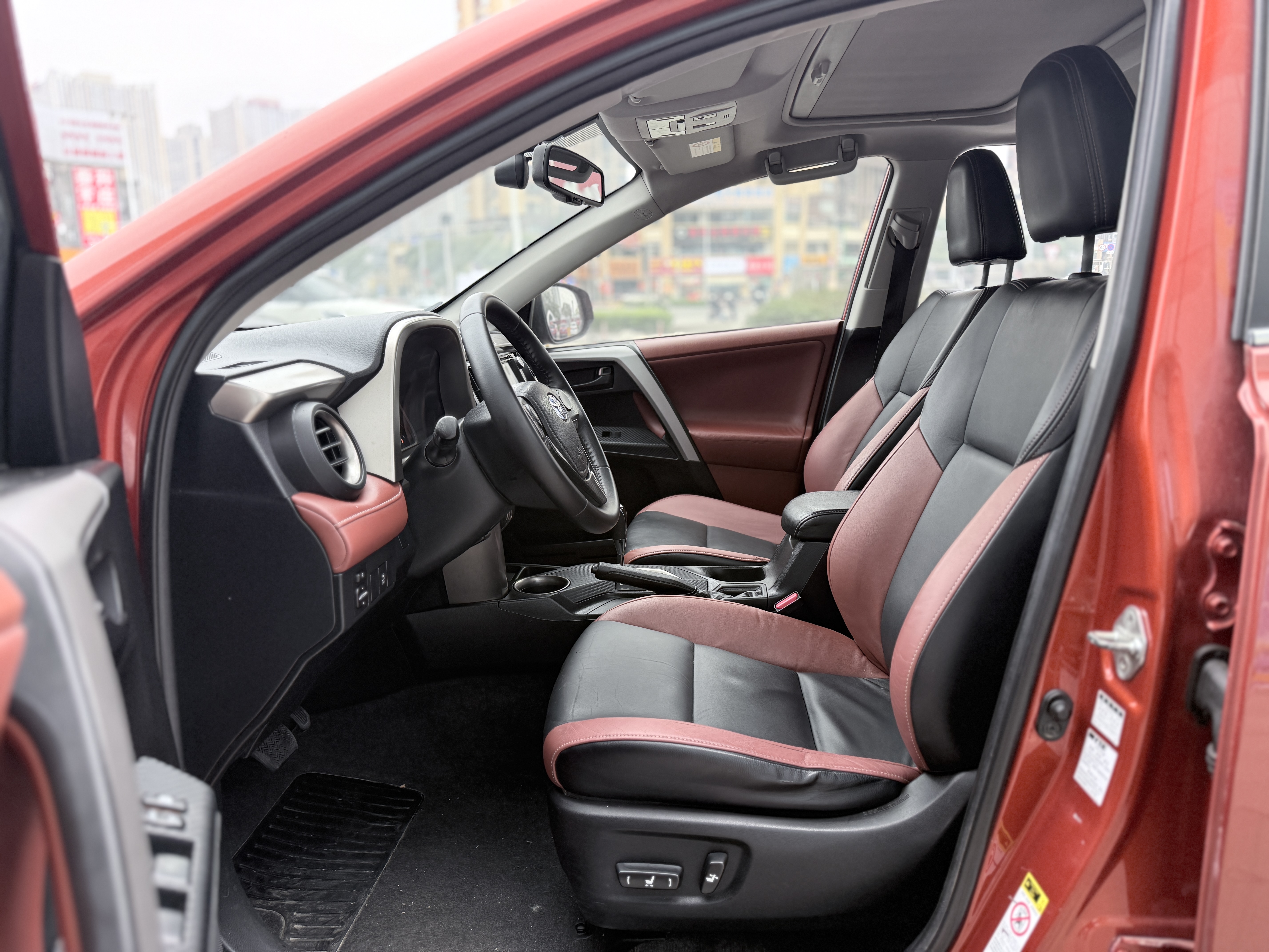 Toyota RAV4 2014 изображение автомобиля #5