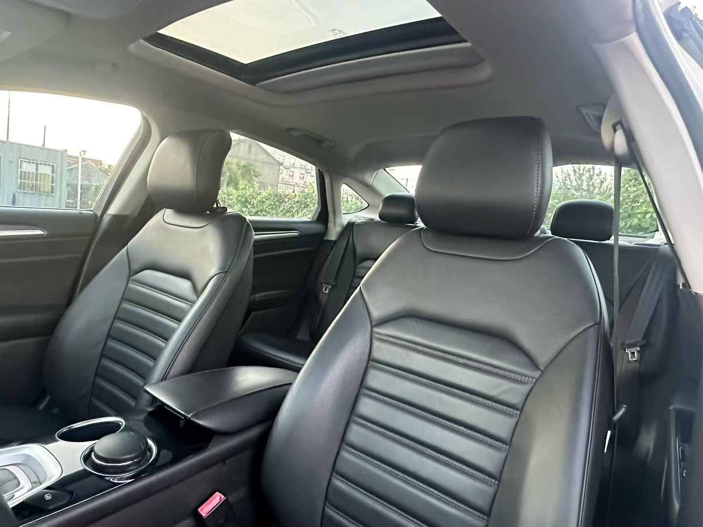 Ford Mondeo 2014 car image #5