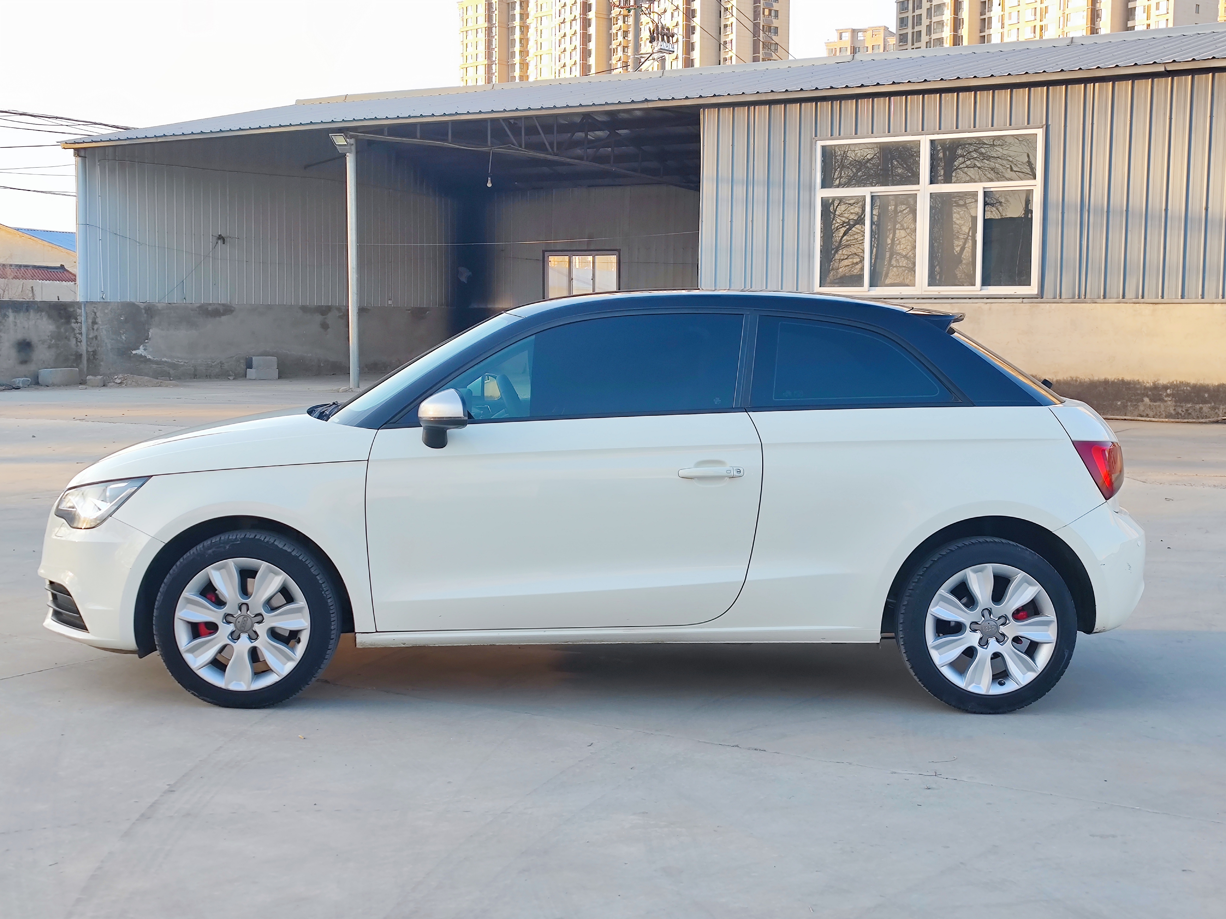 Audi A1 2014 car image #5