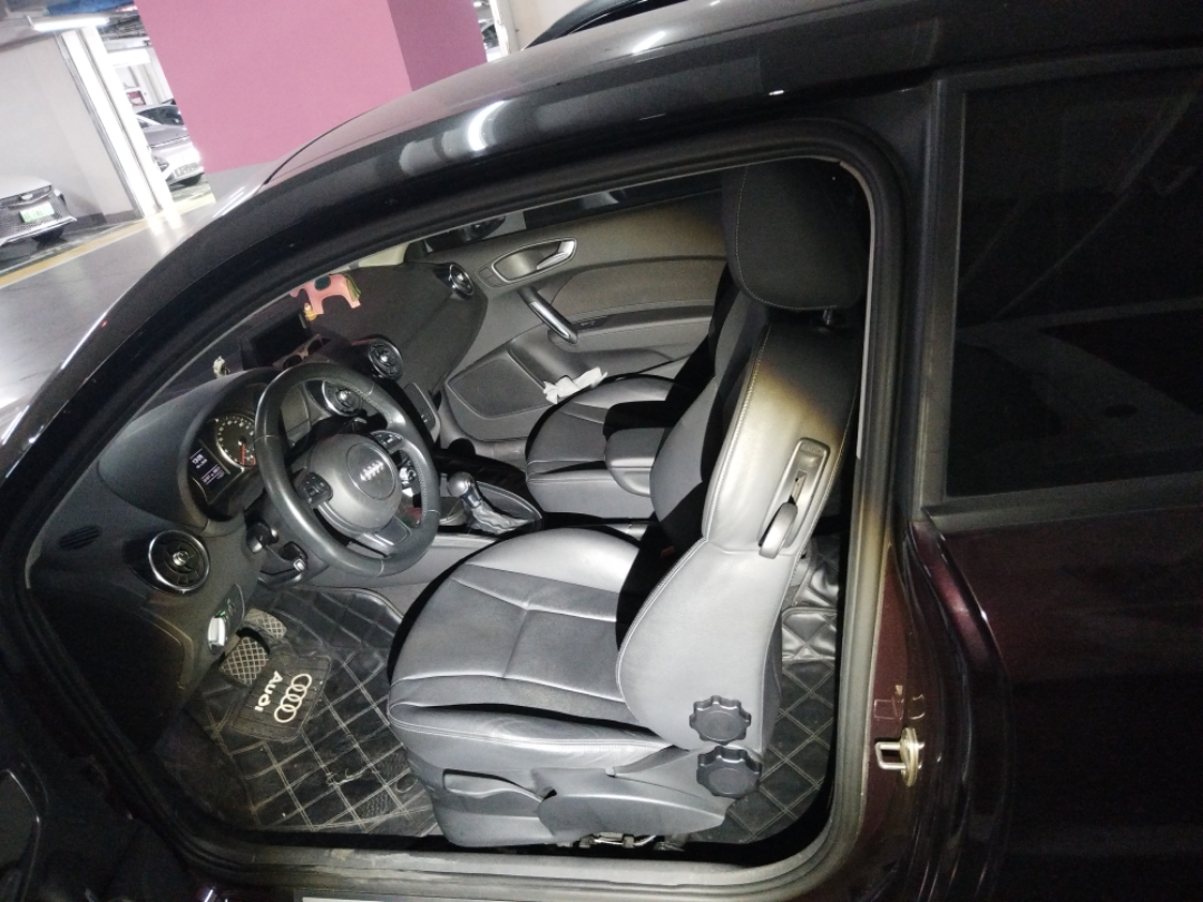 Audi A1 2015 car image #5