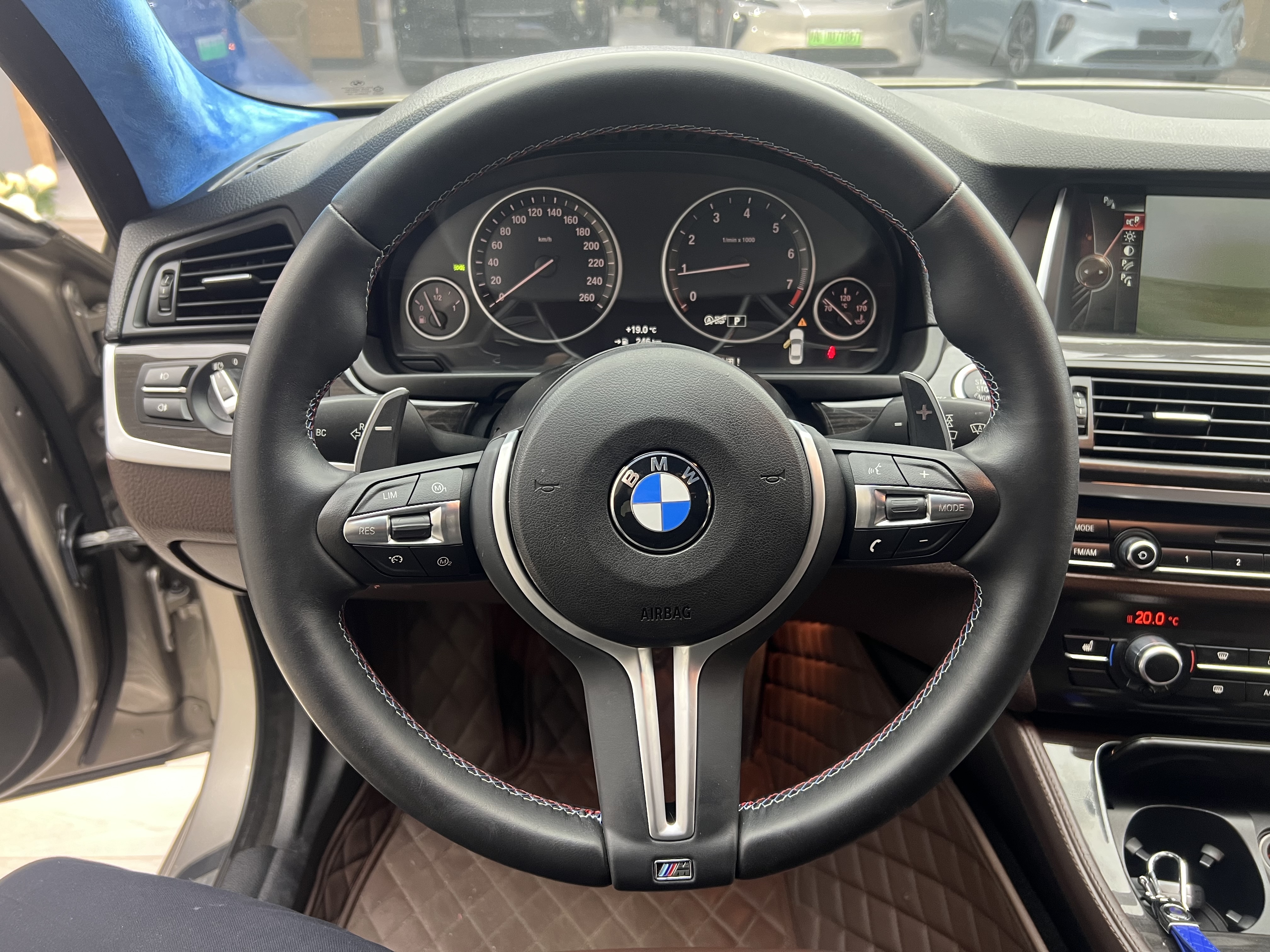 BMW 5 Series 2015 #5 BMW 5 Series 2015 car image #5