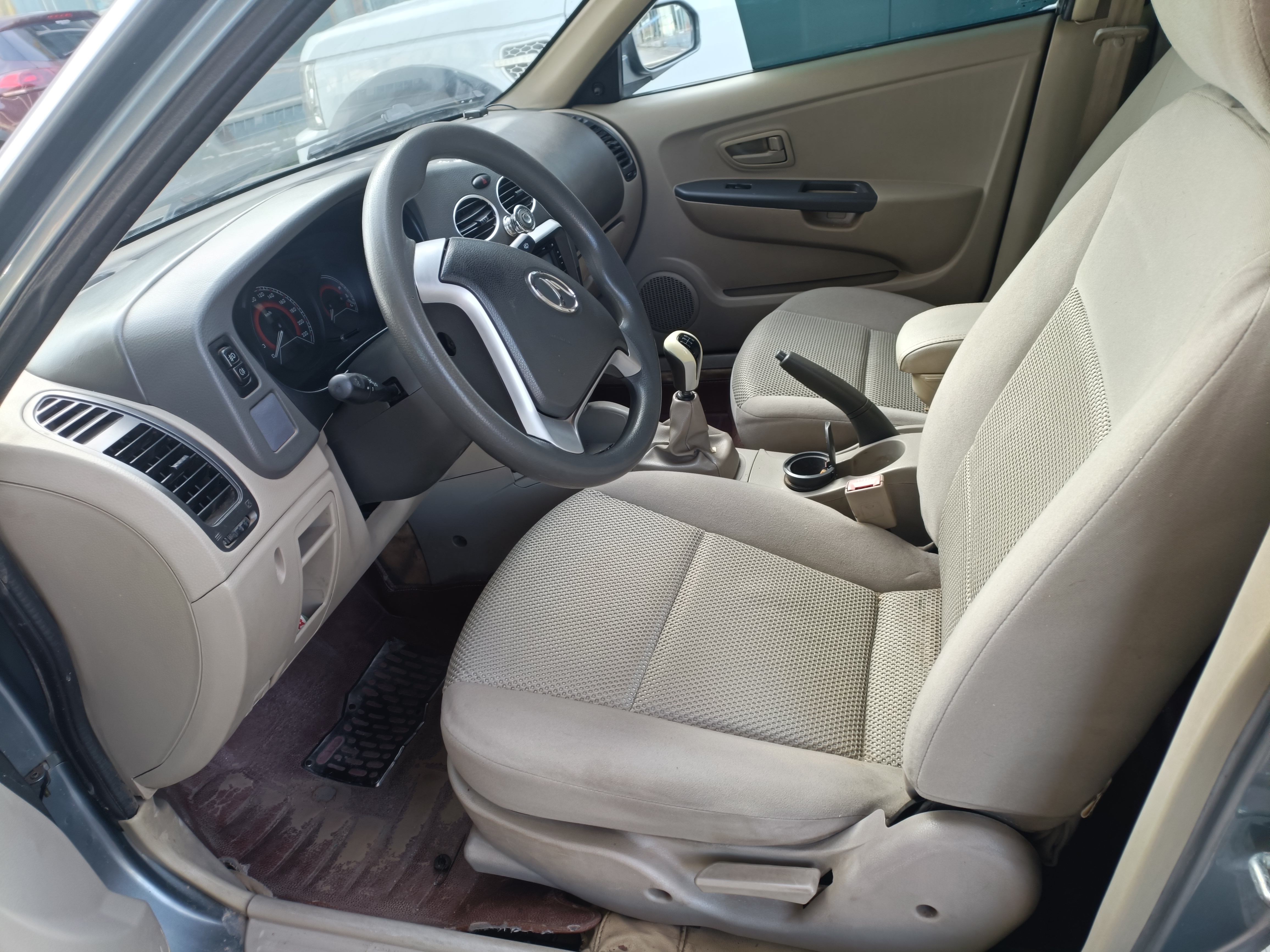 Soueast V3 Lingyue 2012 #5 Soueast V3 Lingyue 2012 car image #5