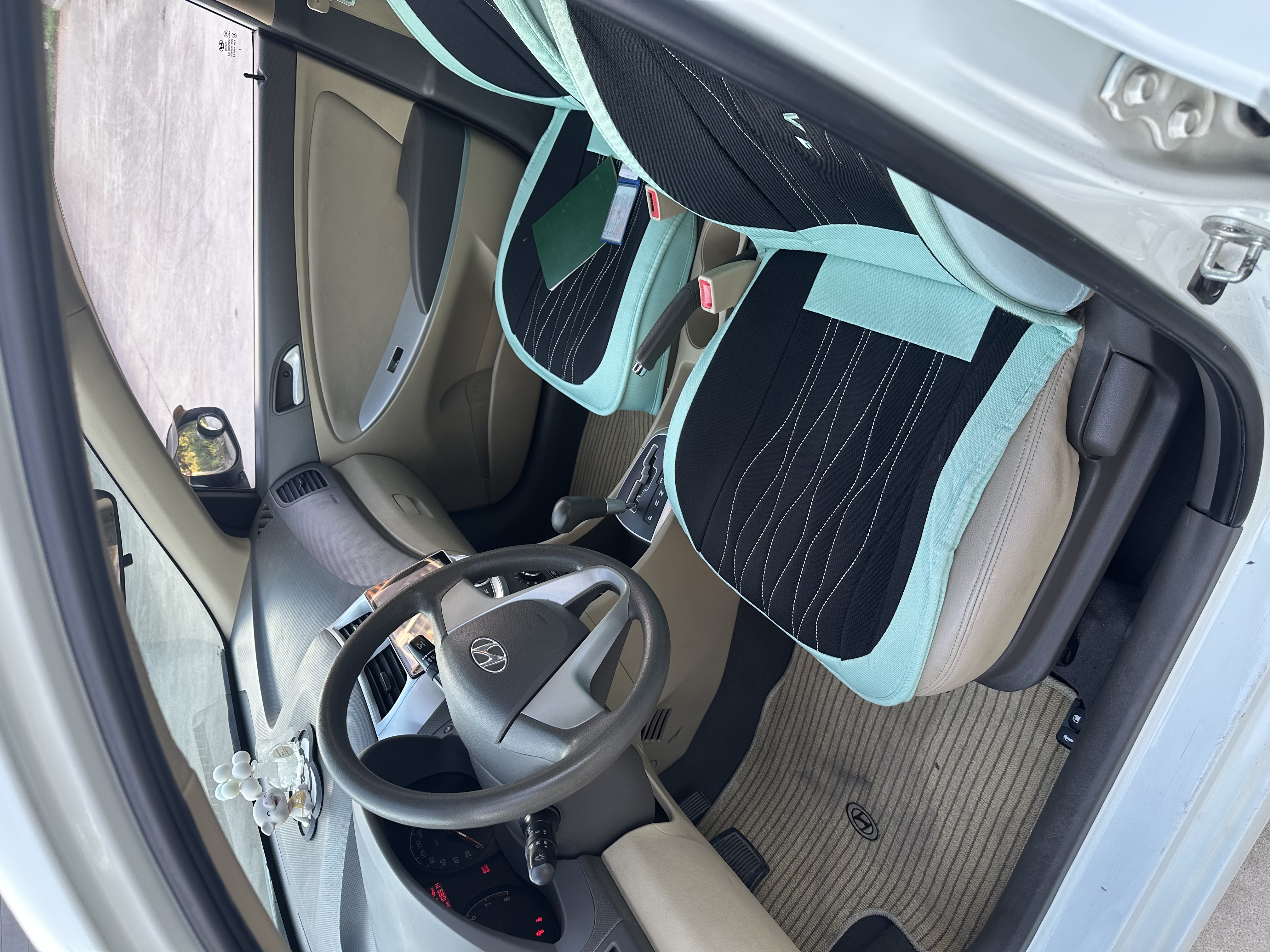 Hyundai Reina 2013 car image #5