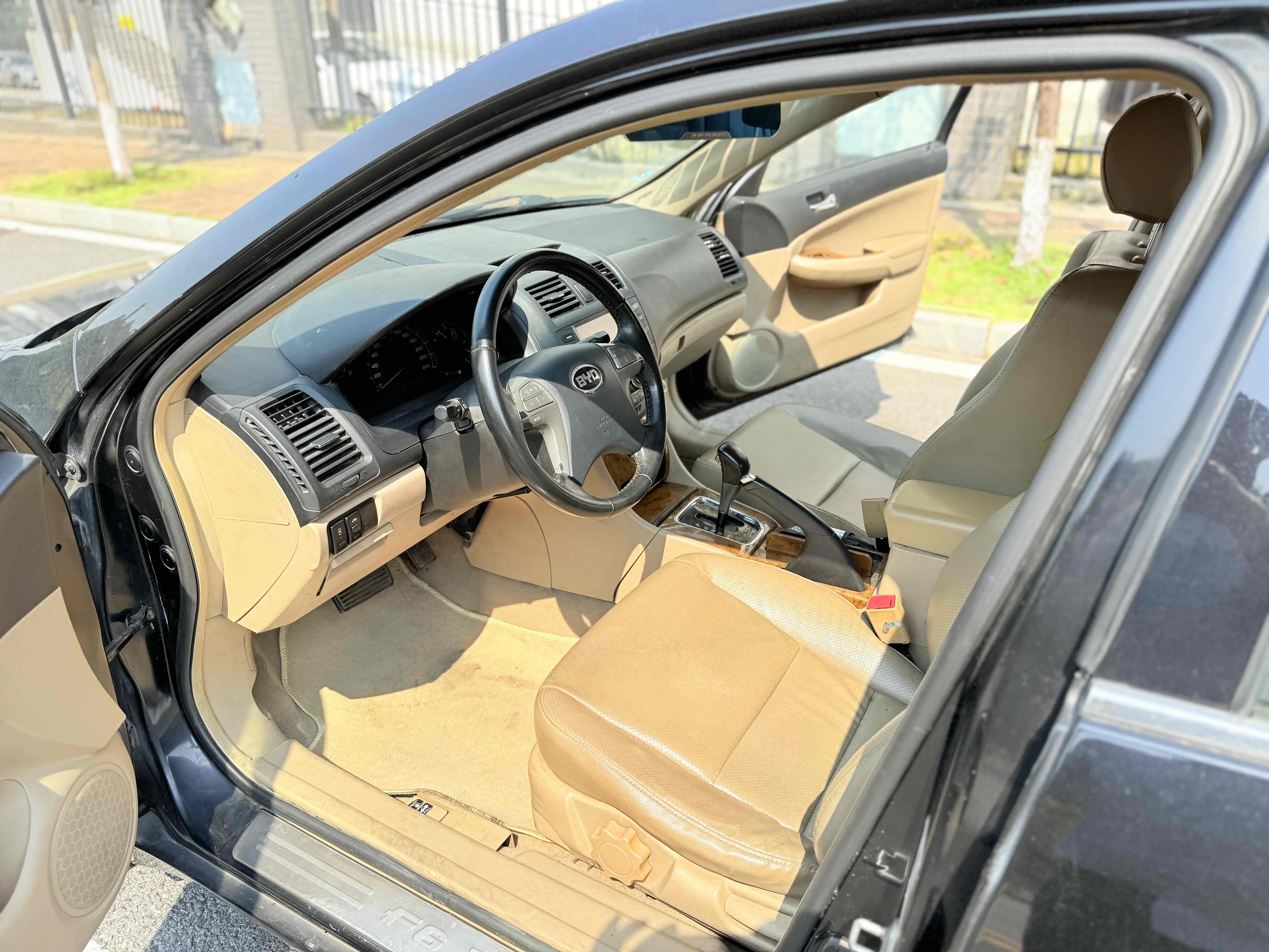 BYD F6 2010 car image #5