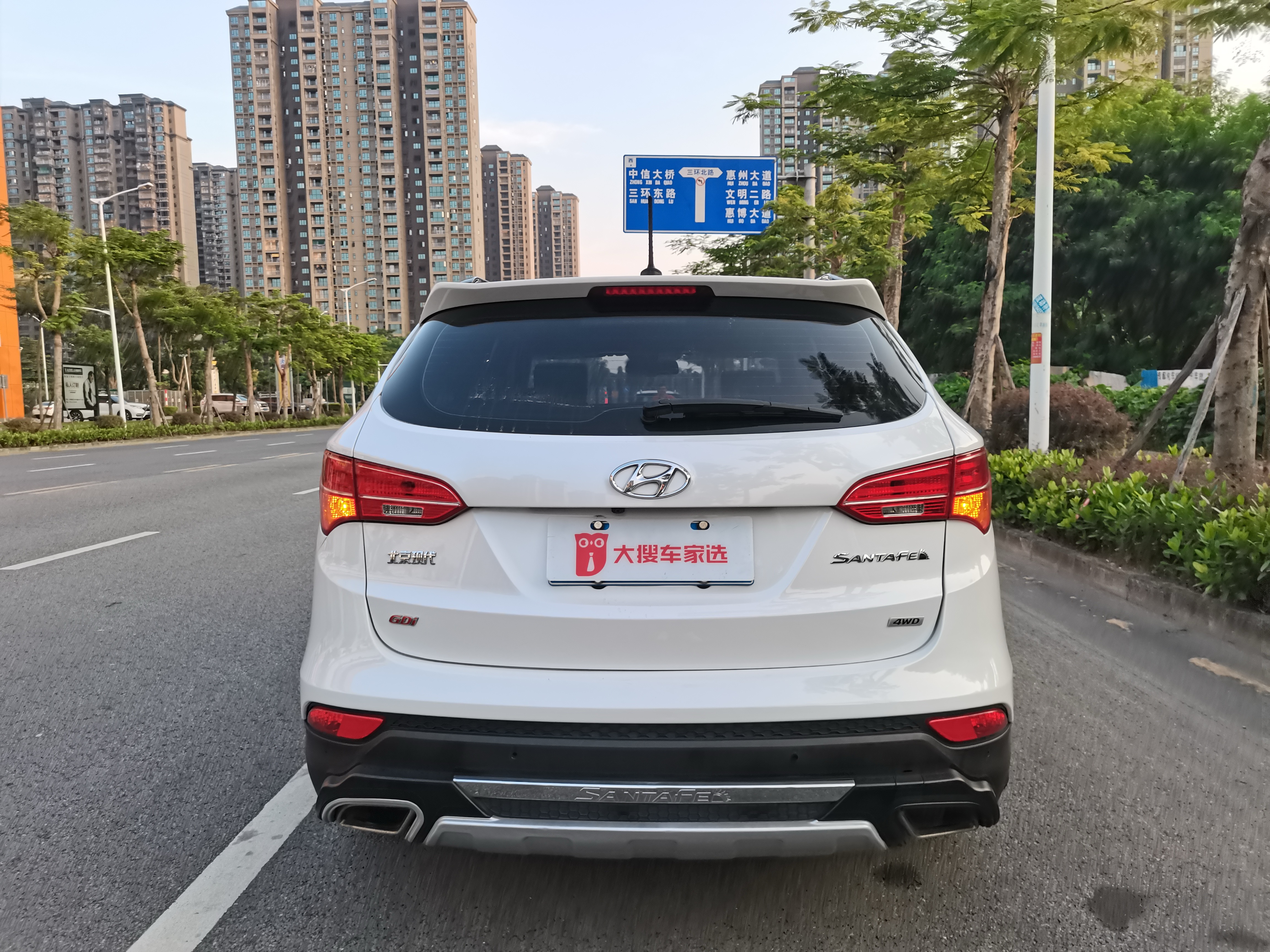 Hyundai Santa Fe 2014 car image #5