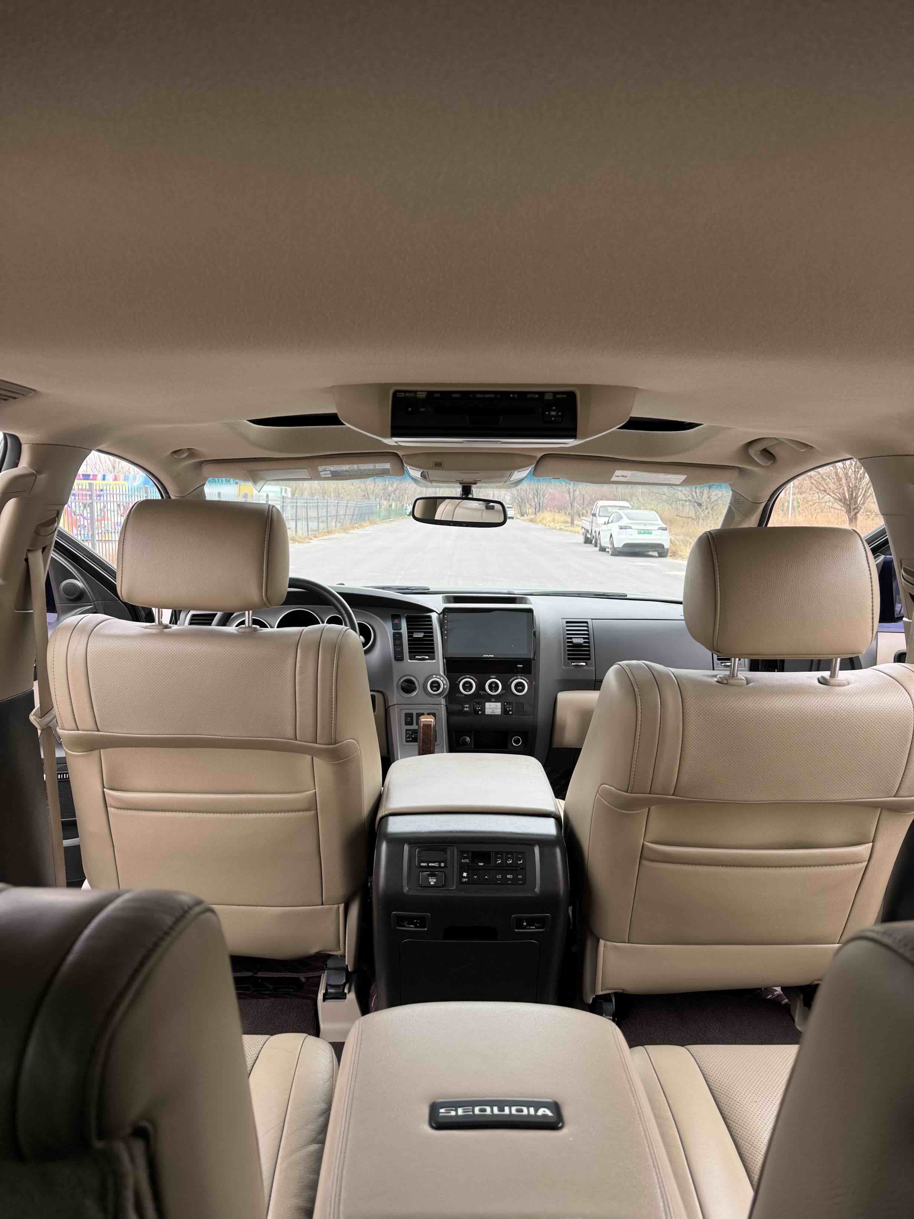 丰田 红杉 2011 汽车图片 #5