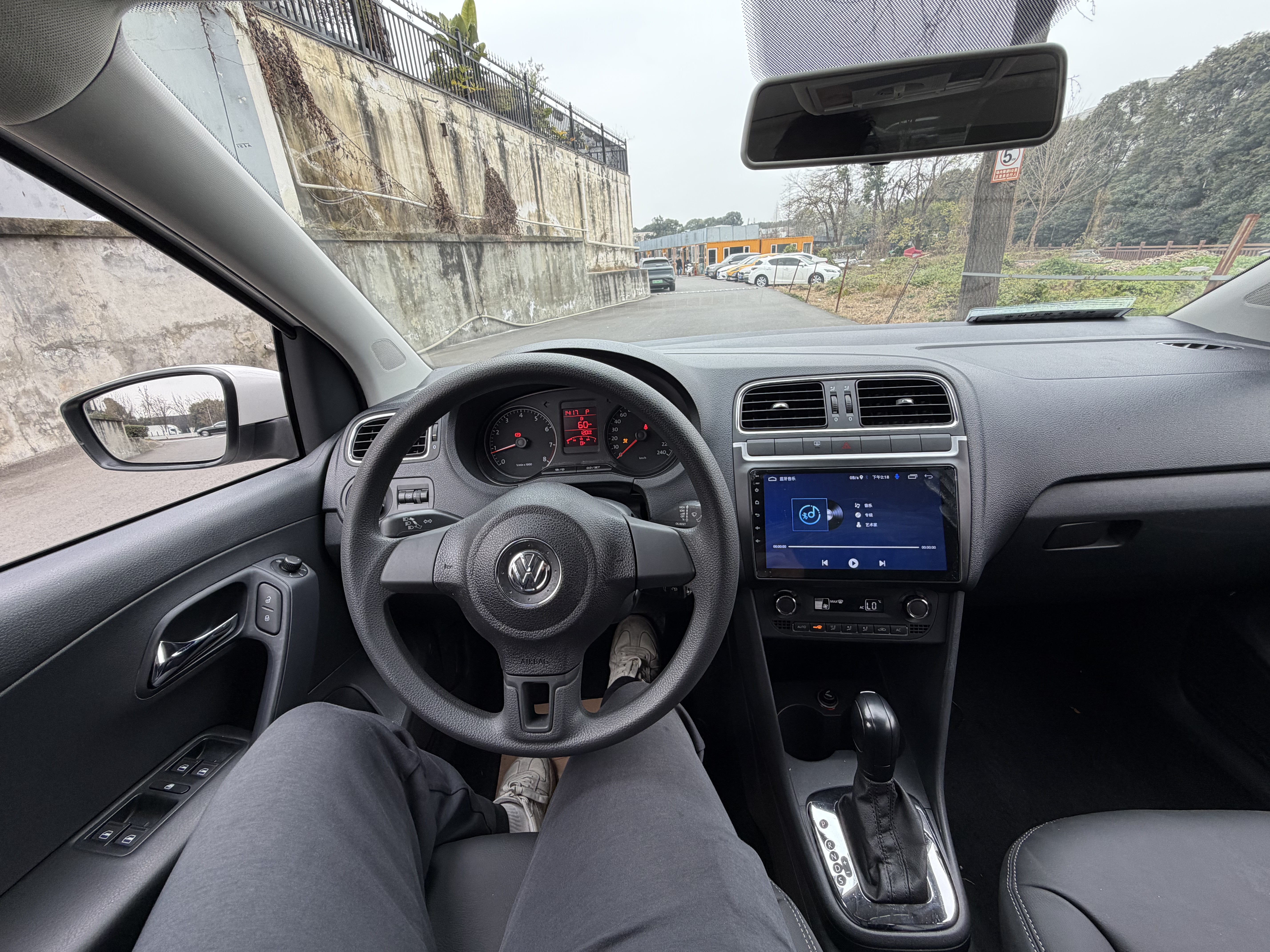 Volkswagen Polo 2014 car image #5
