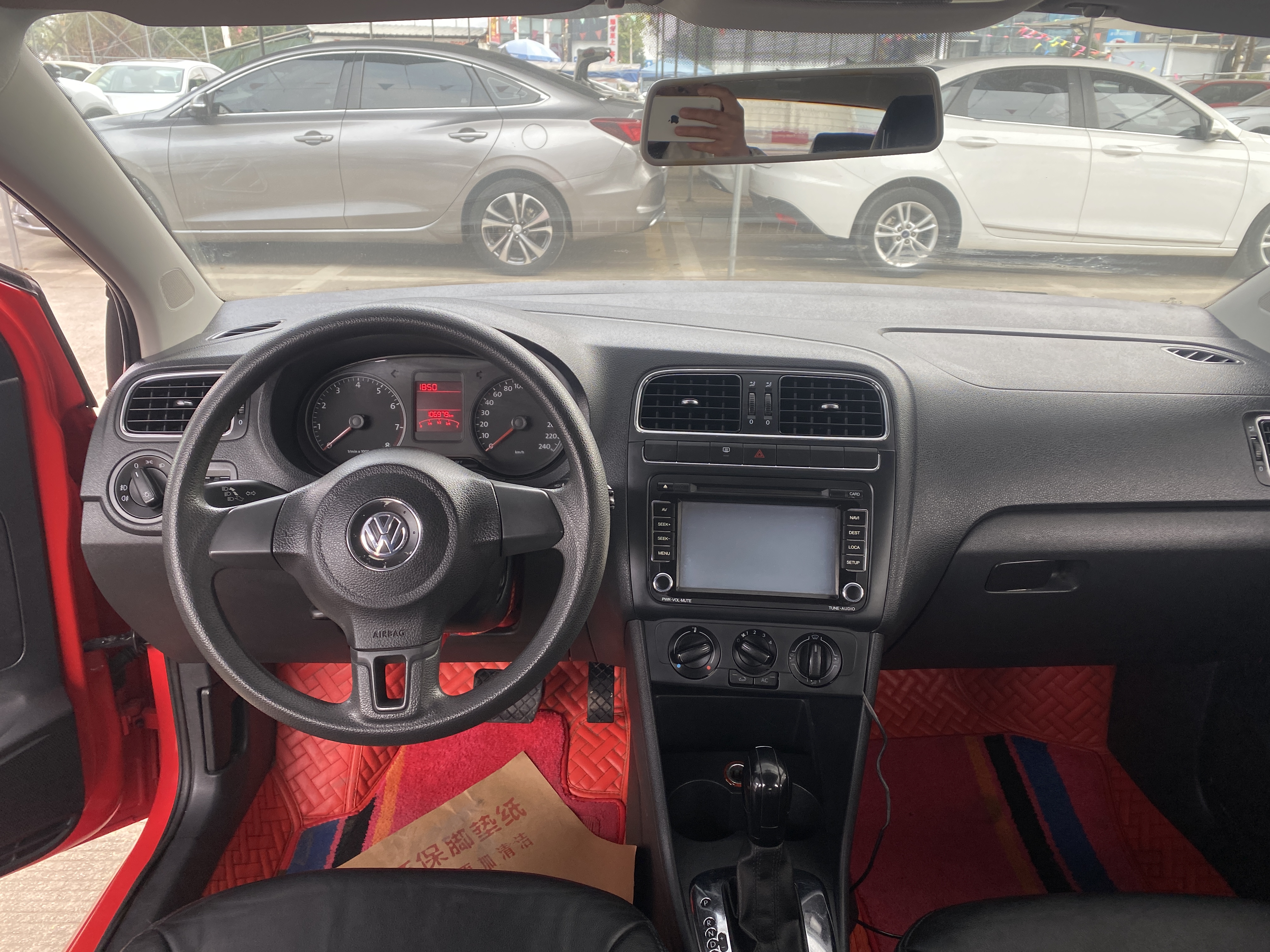 Volkswagen Polo 2014 car image #5