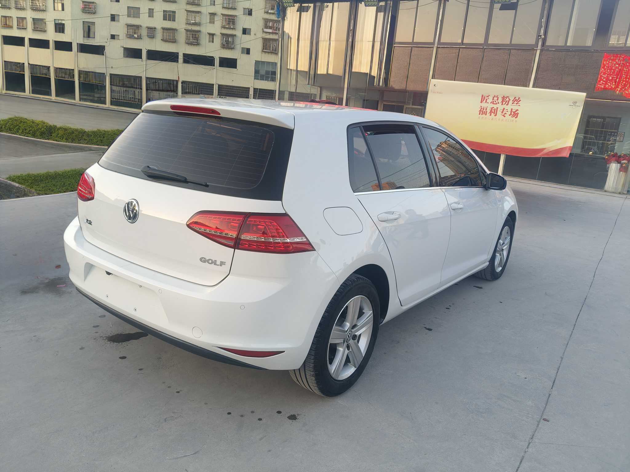 Volkswagen Golf 2015 car image #5