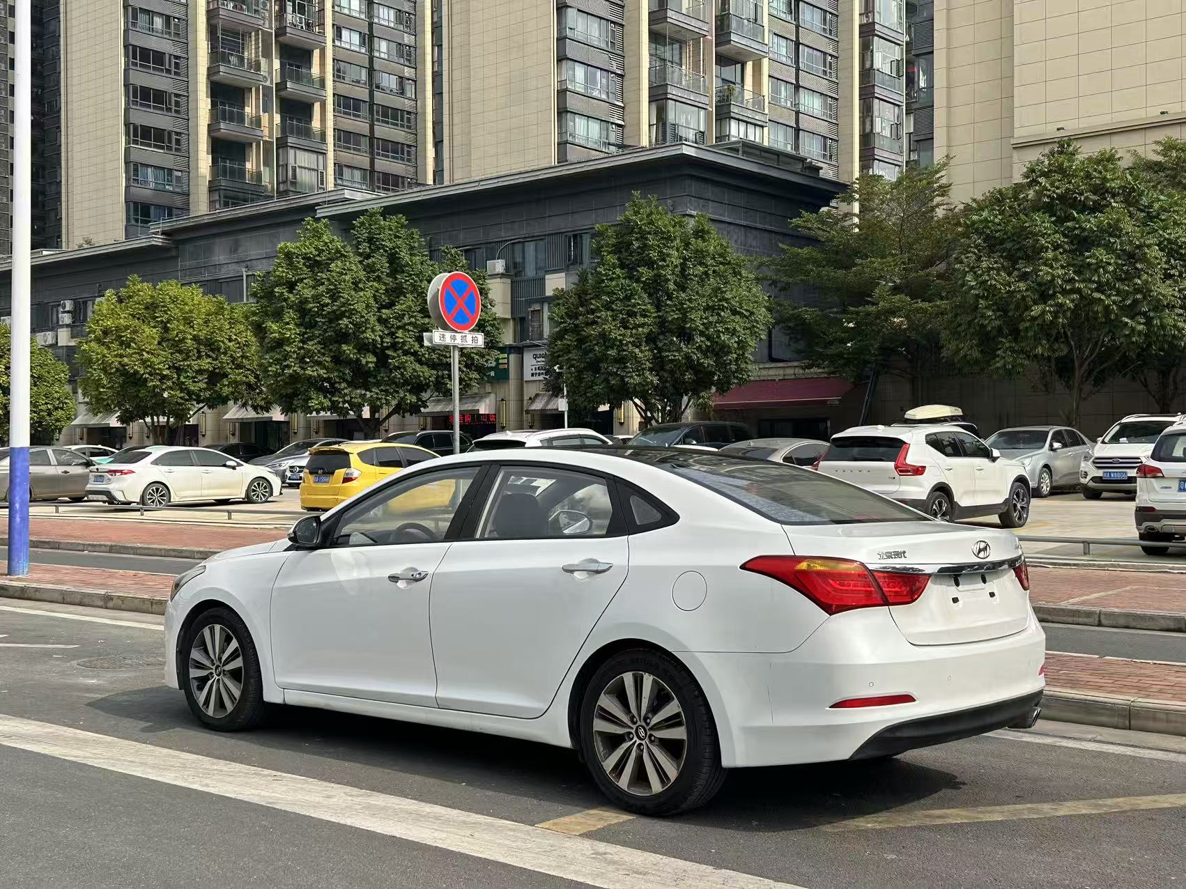Hyundai Mistra 2014 car image #5