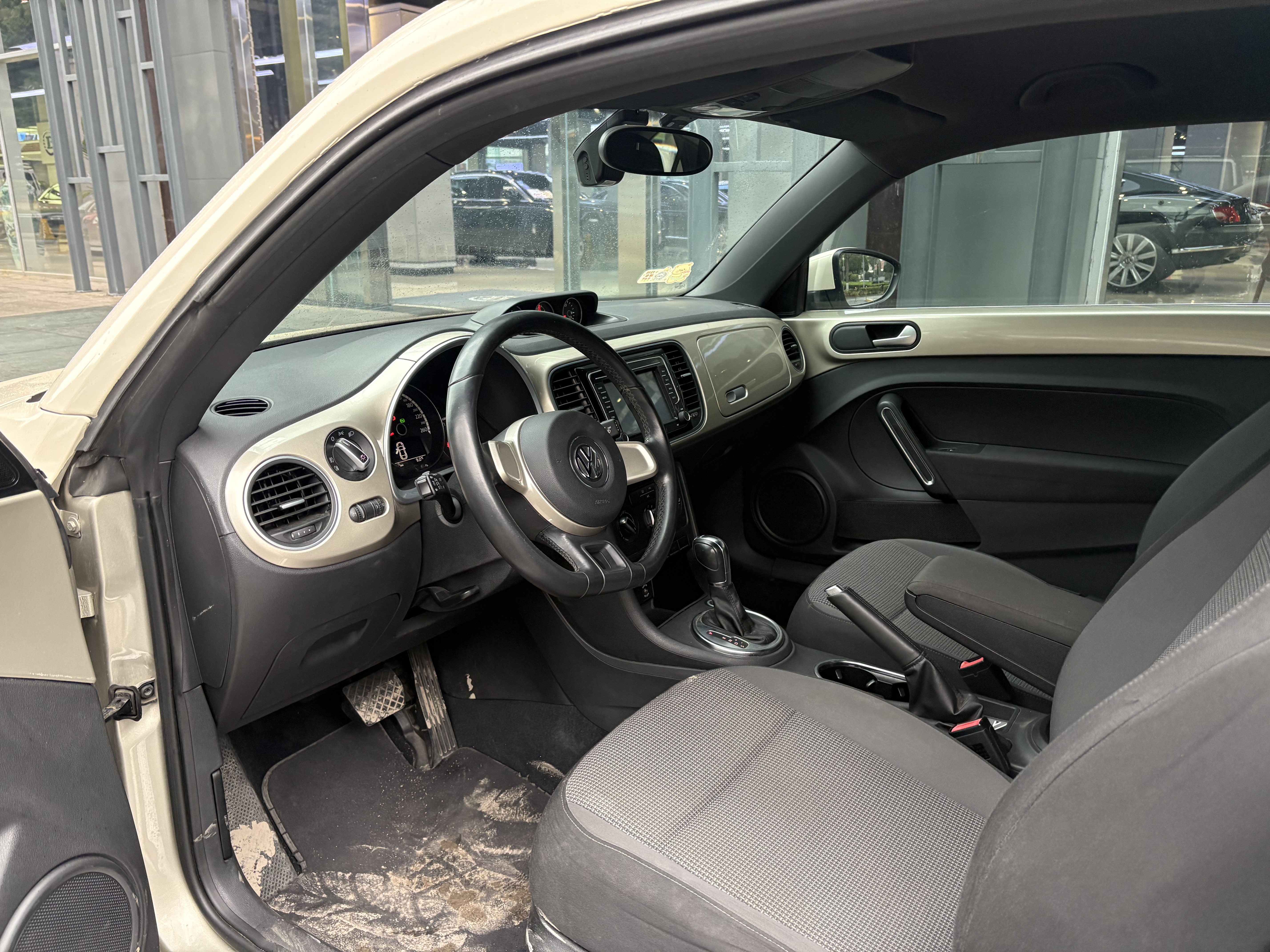 Volkswagen Beetle 2013 car image #5
