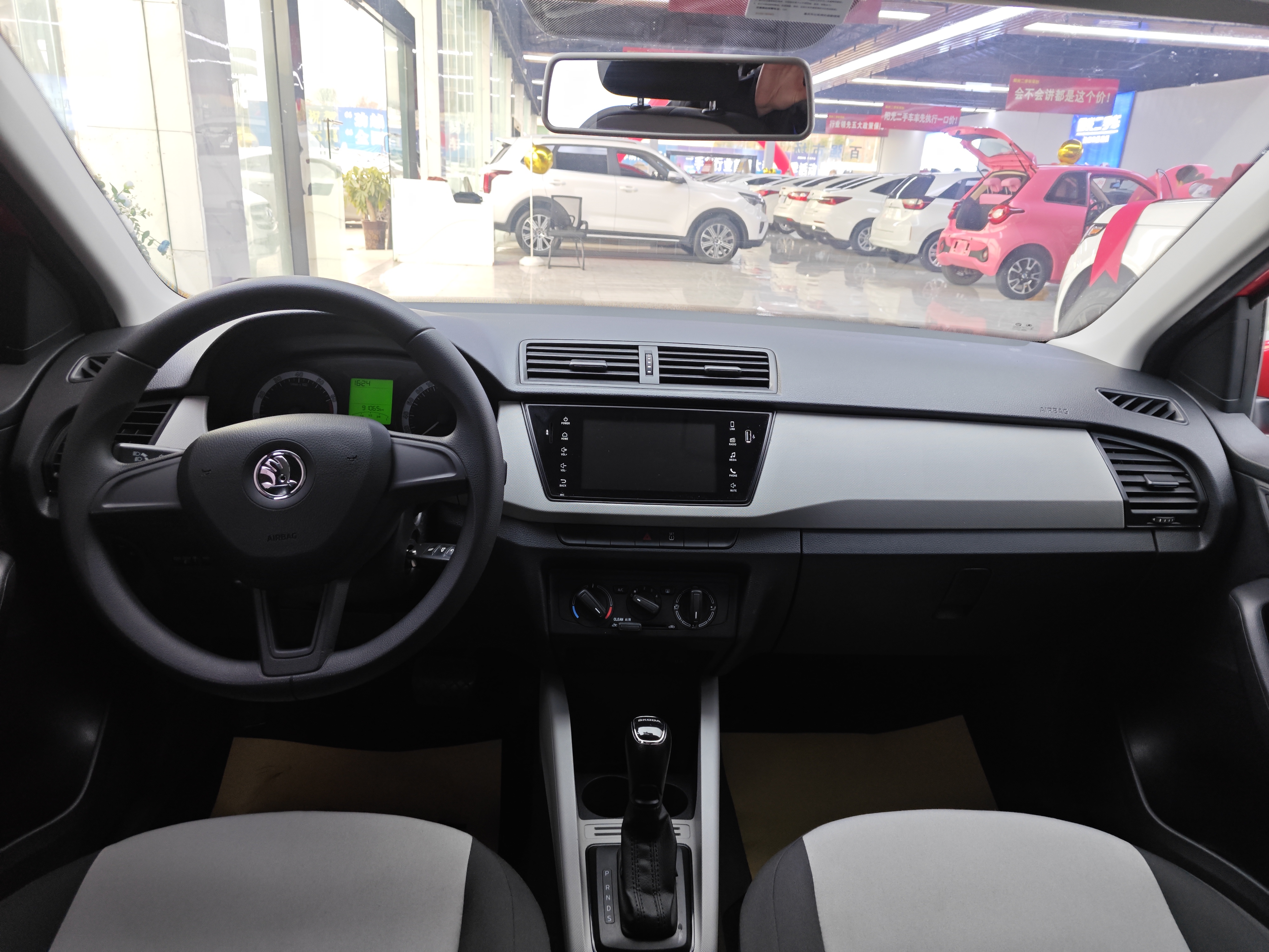 Skoda Fabia 2017 car image #5