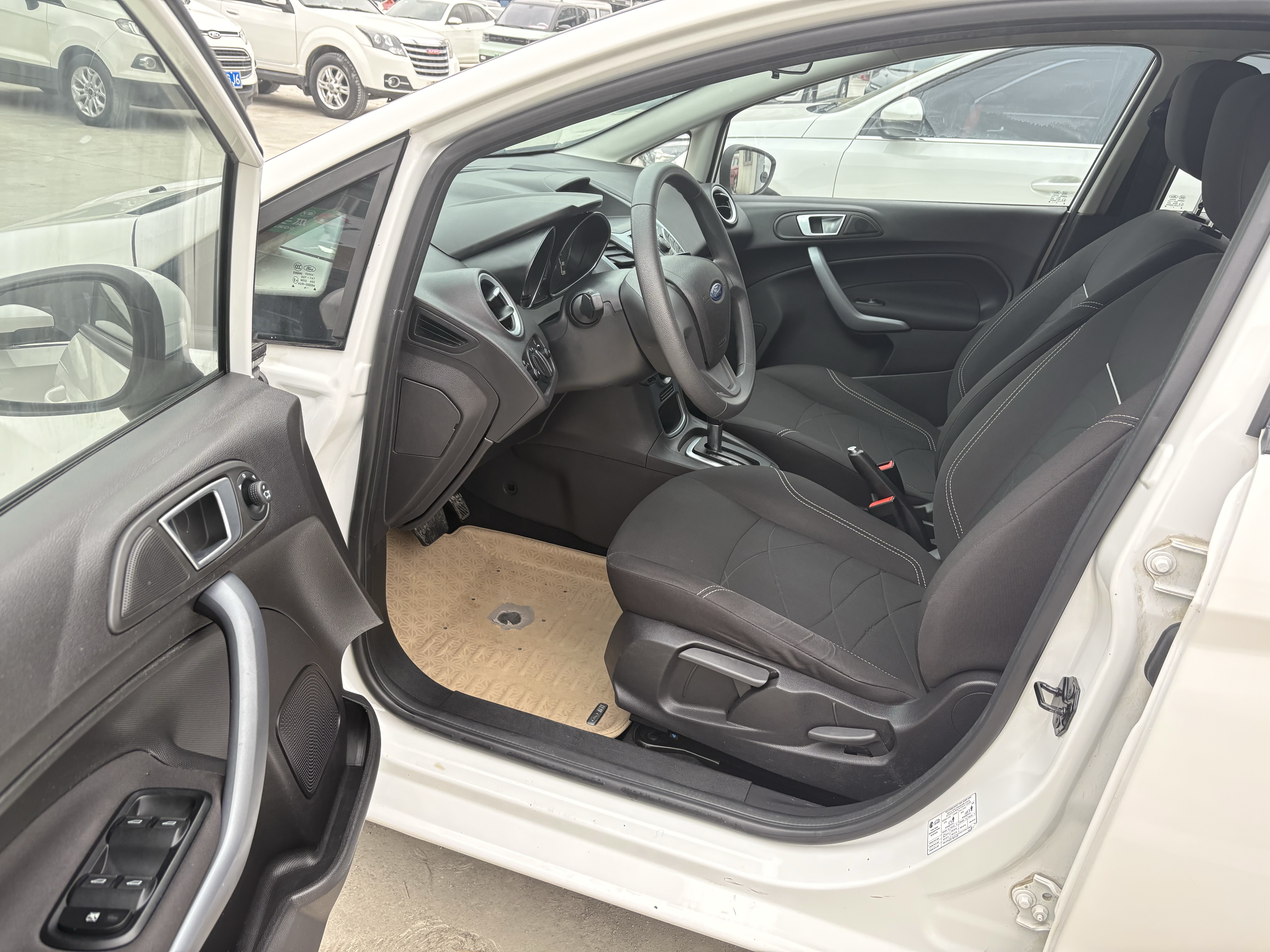 Ford Fiesta 2017 car image #5